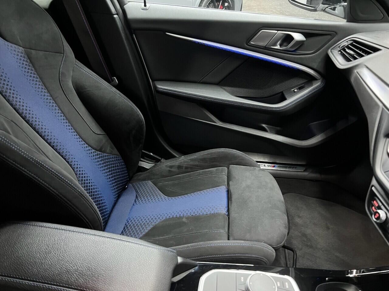 BMW 1 Series view 35