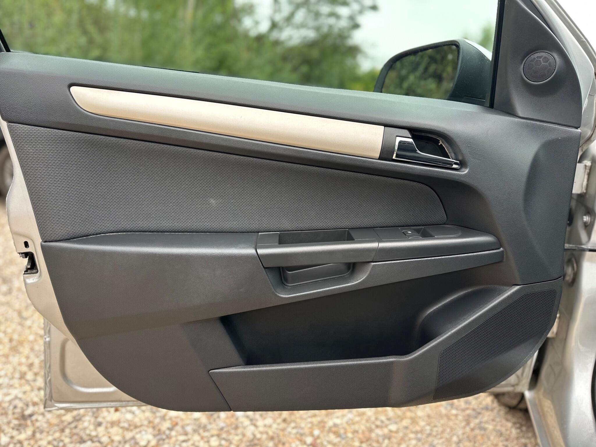 Vauxhall Astra view 42