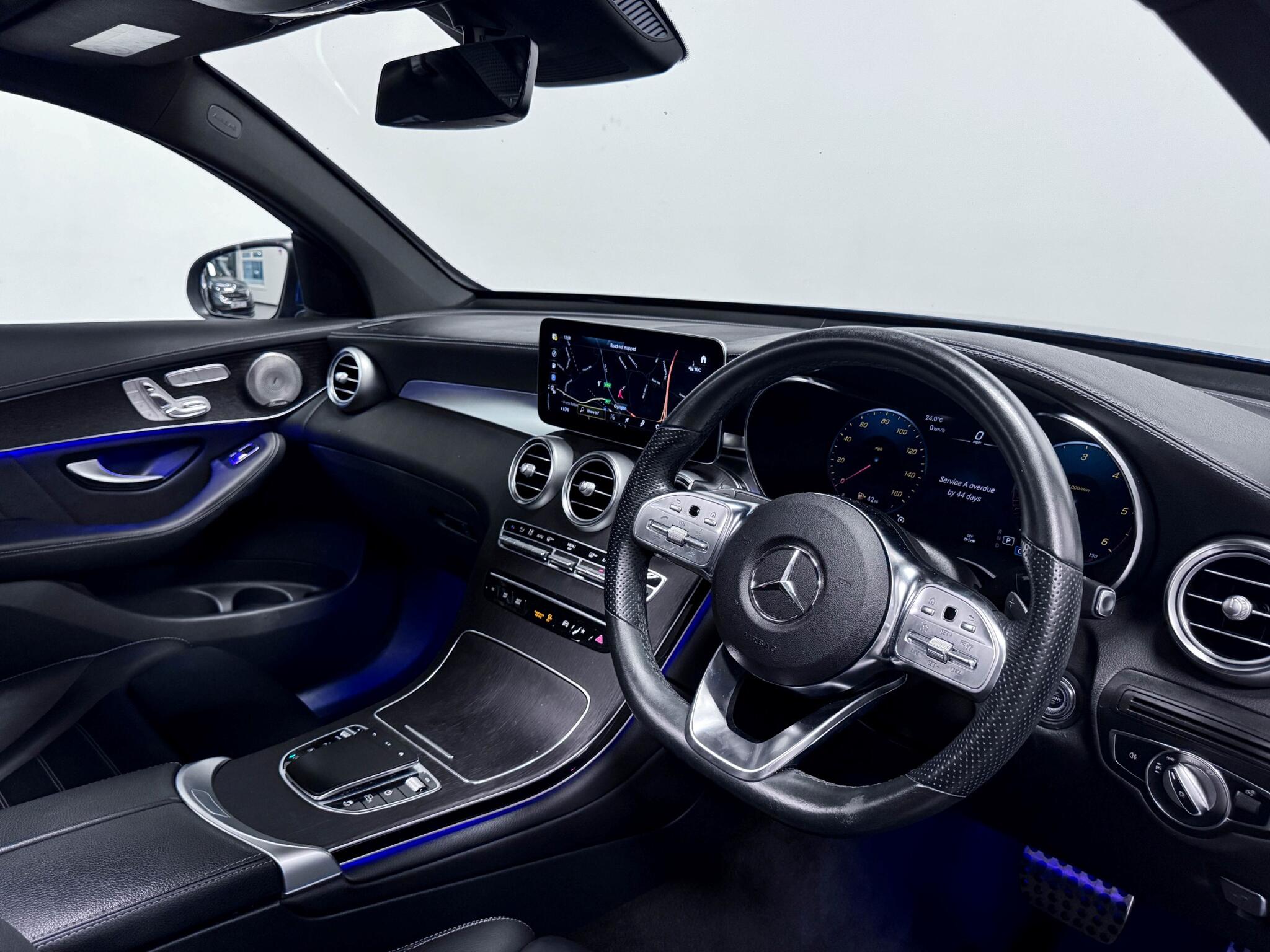 Mercedes-Benz GLC view 24