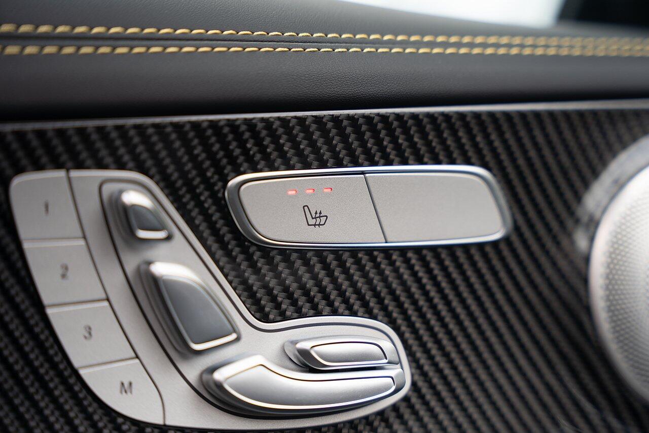 Mercedes-Benz E-Class view 50