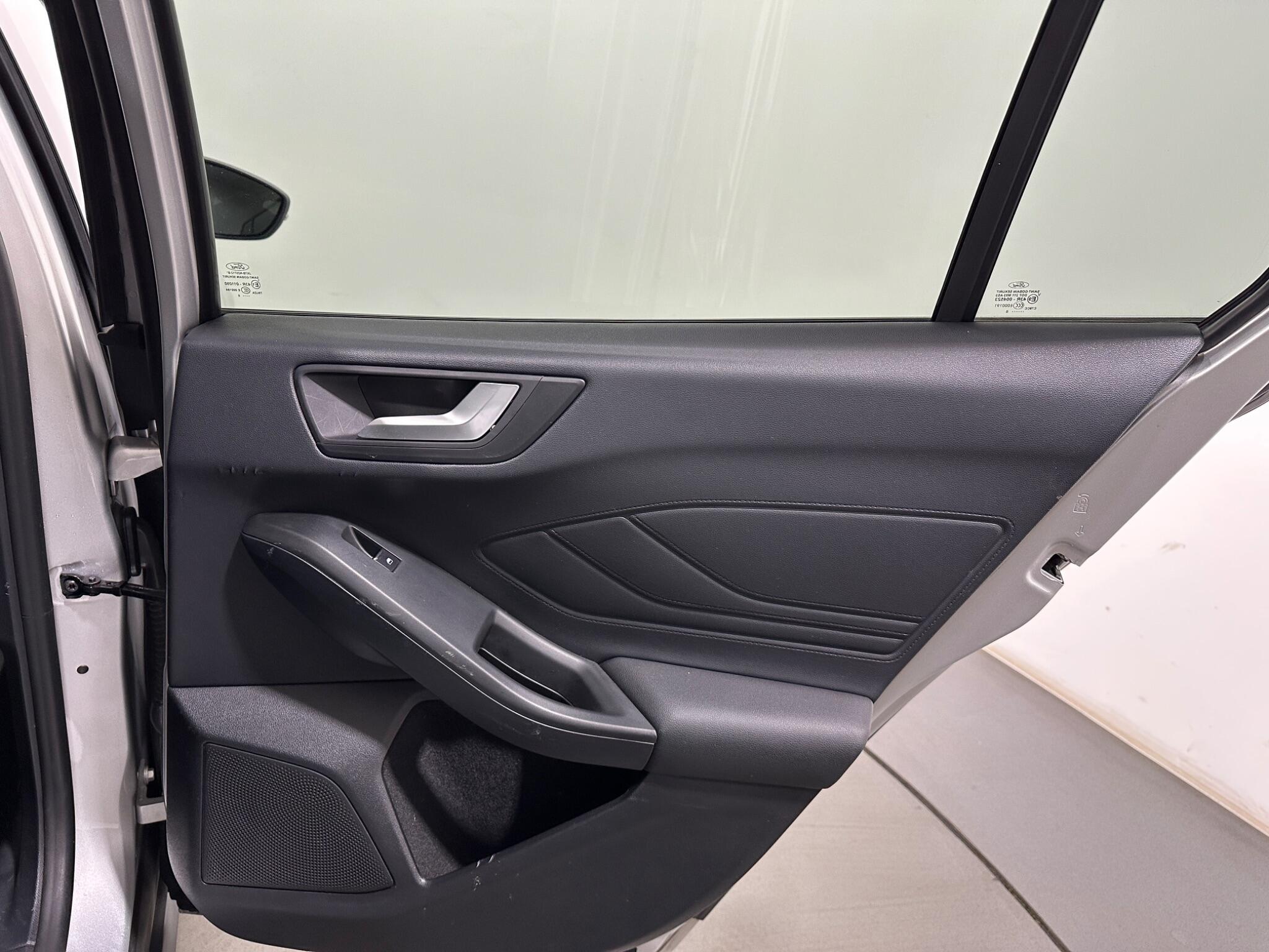 Ford Focus view 42