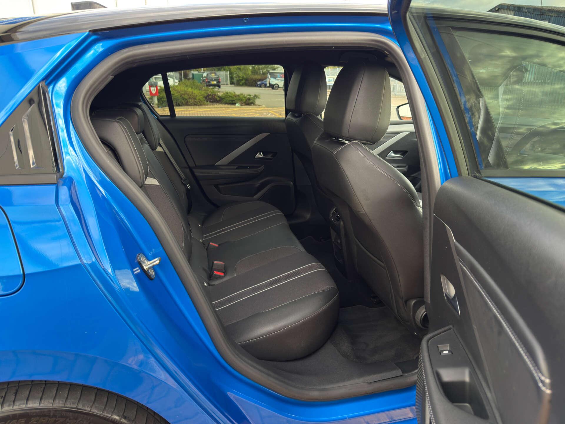 Vauxhall Astra view 25