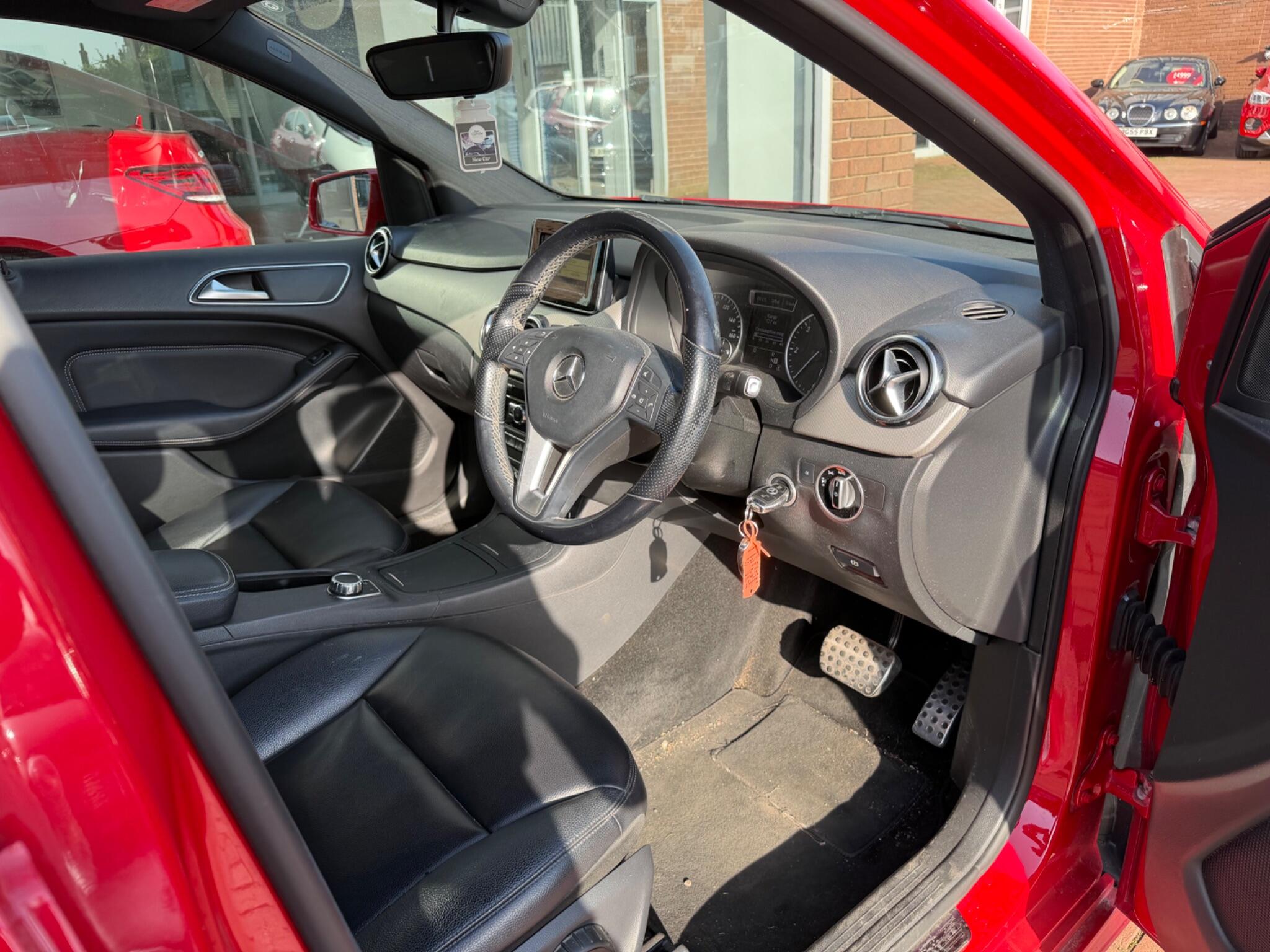 Mercedes-Benz B-Class view 21