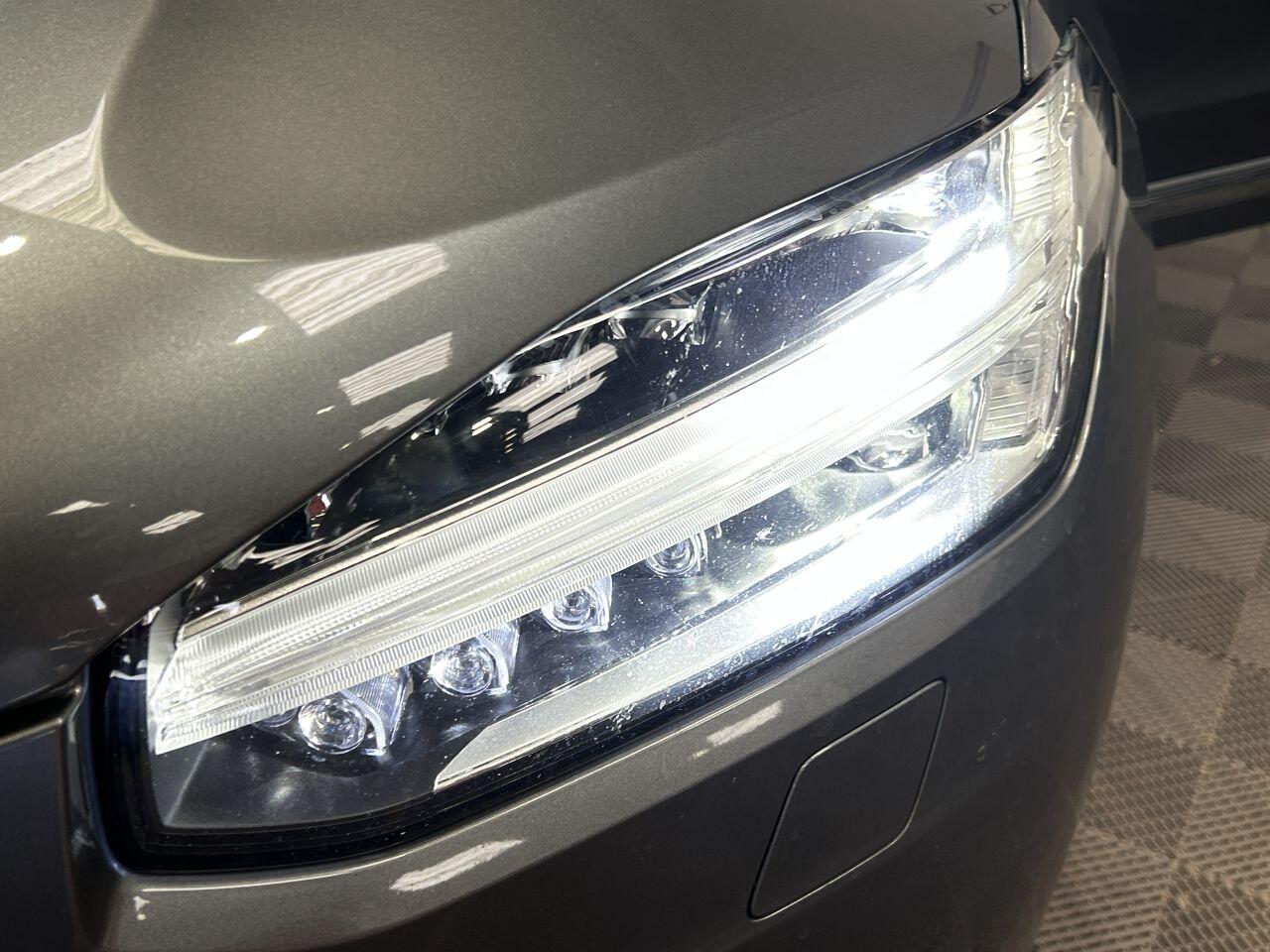 Volvo XC90 view 17