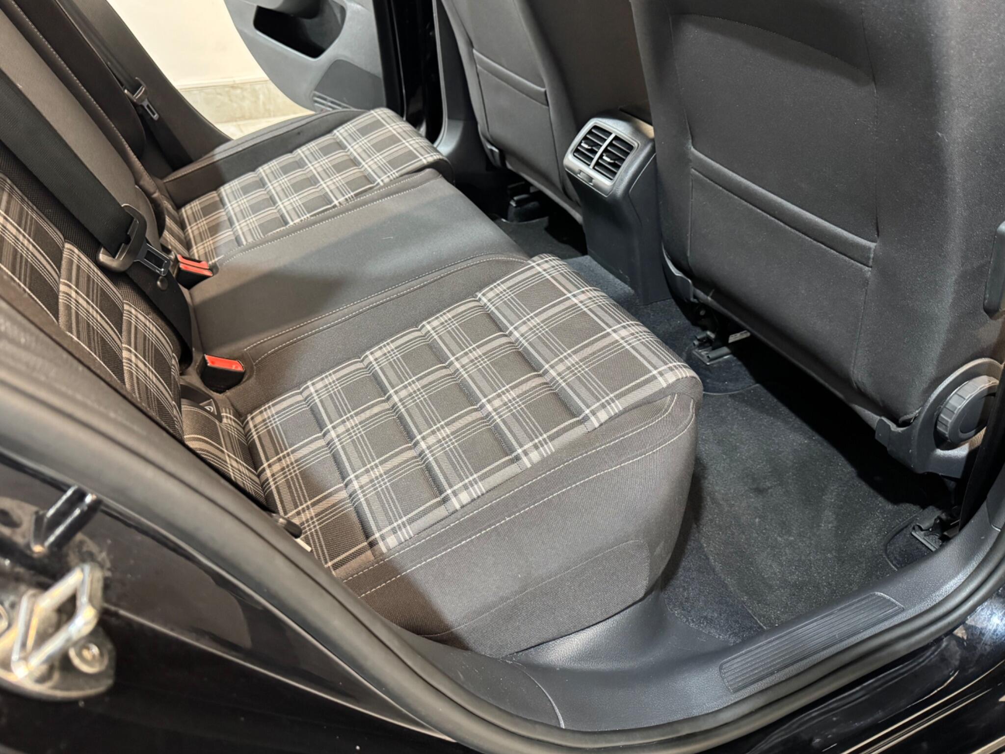 Volkswagen Golf view 59