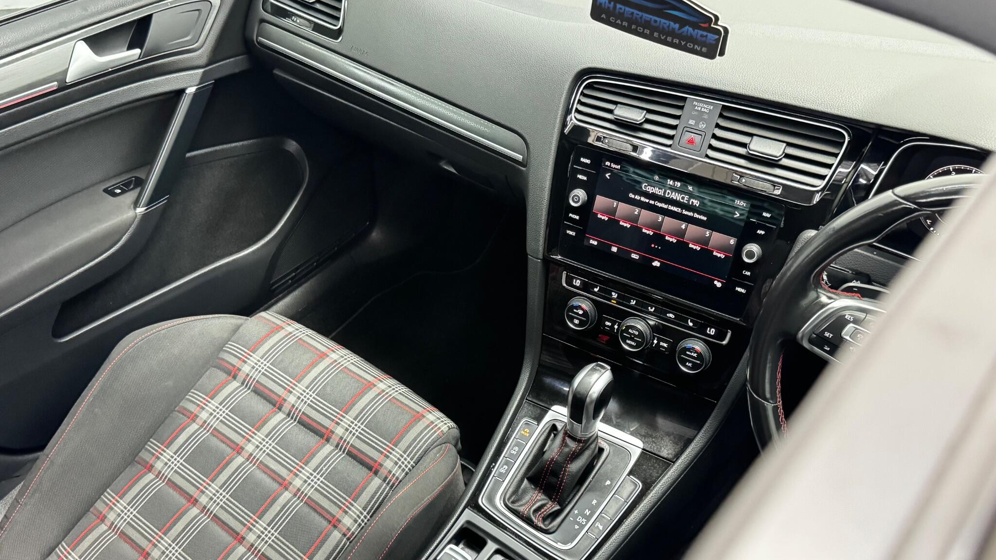 Volkswagen Golf view 42