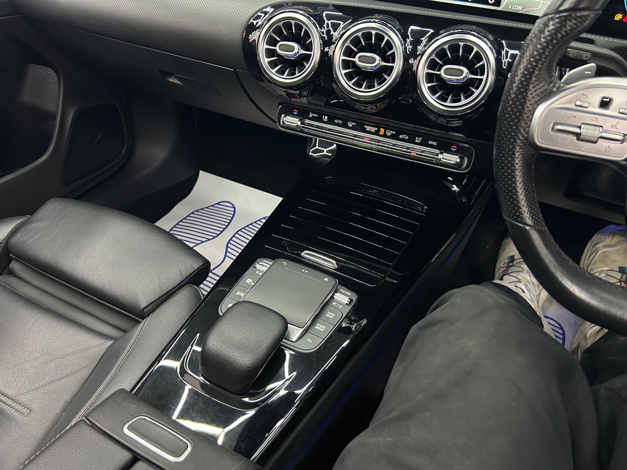 Mercedes-Benz Cla view 10