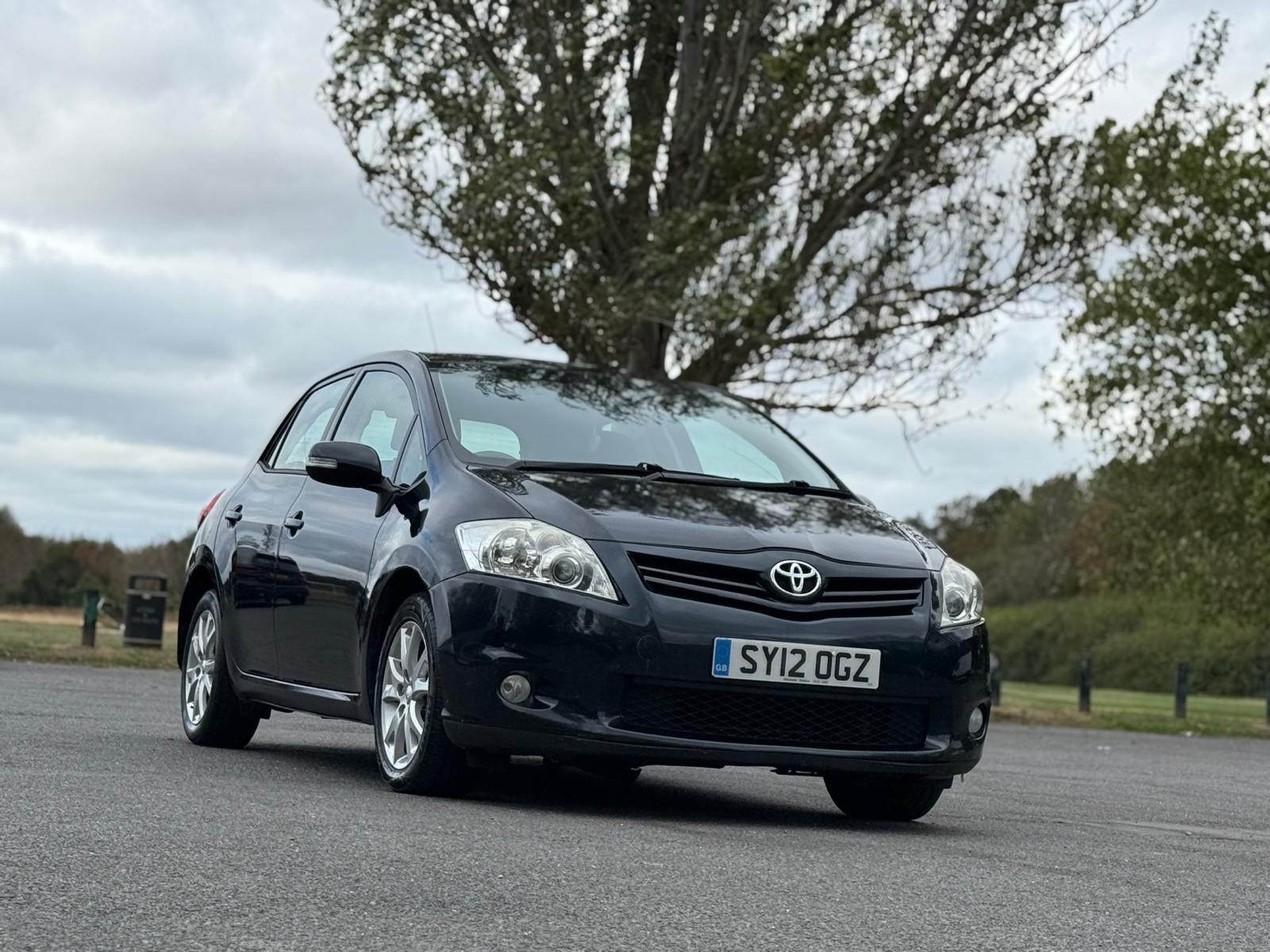Toyota Auris view 4