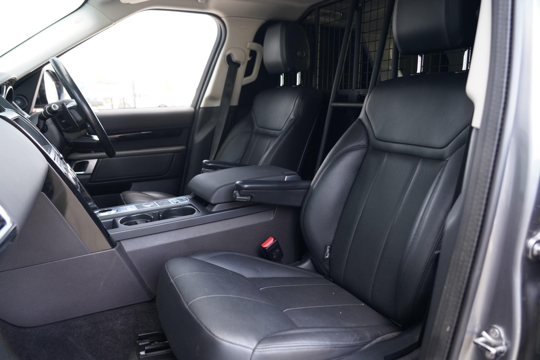 Land Rover Discovery view 14
