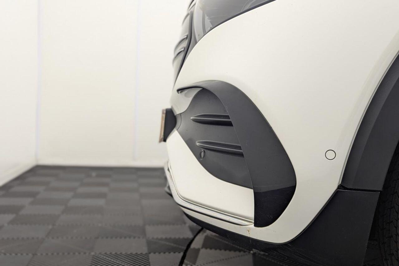 Mercedes-Benz Eqb view 55