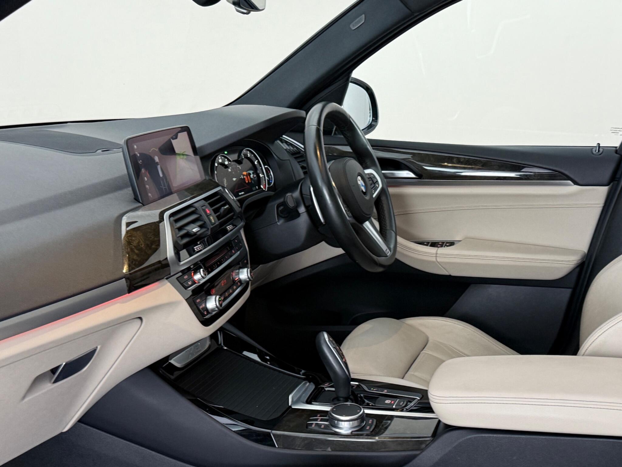 BMW X3 view 4