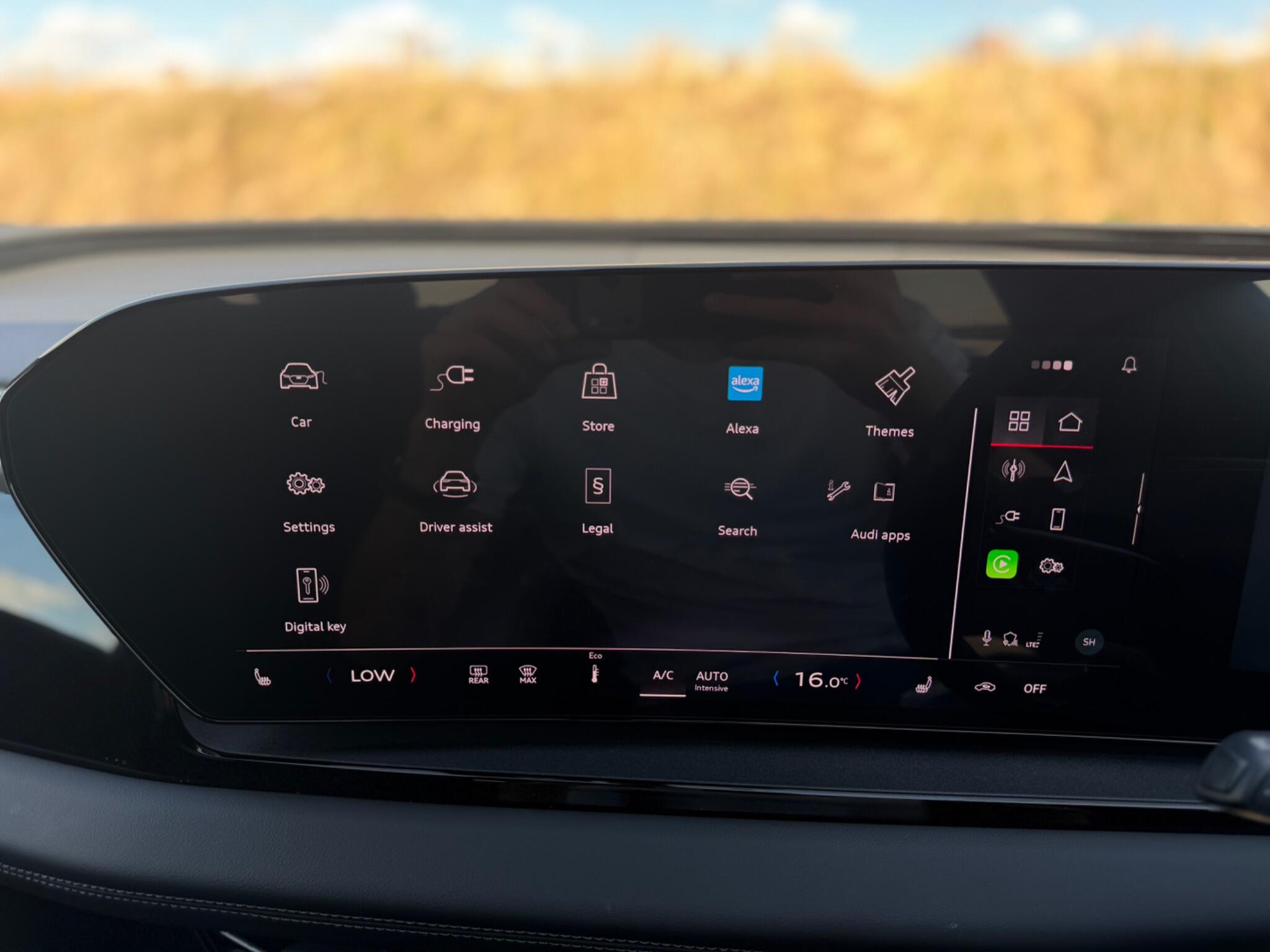 Audi E-Tron view 29