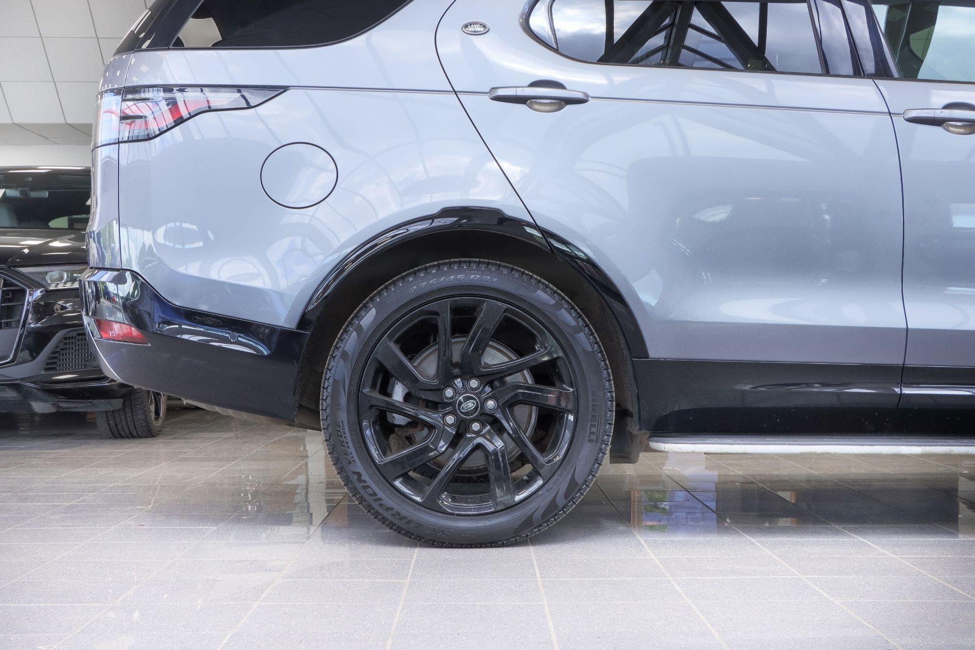 Land Rover Discovery view 7