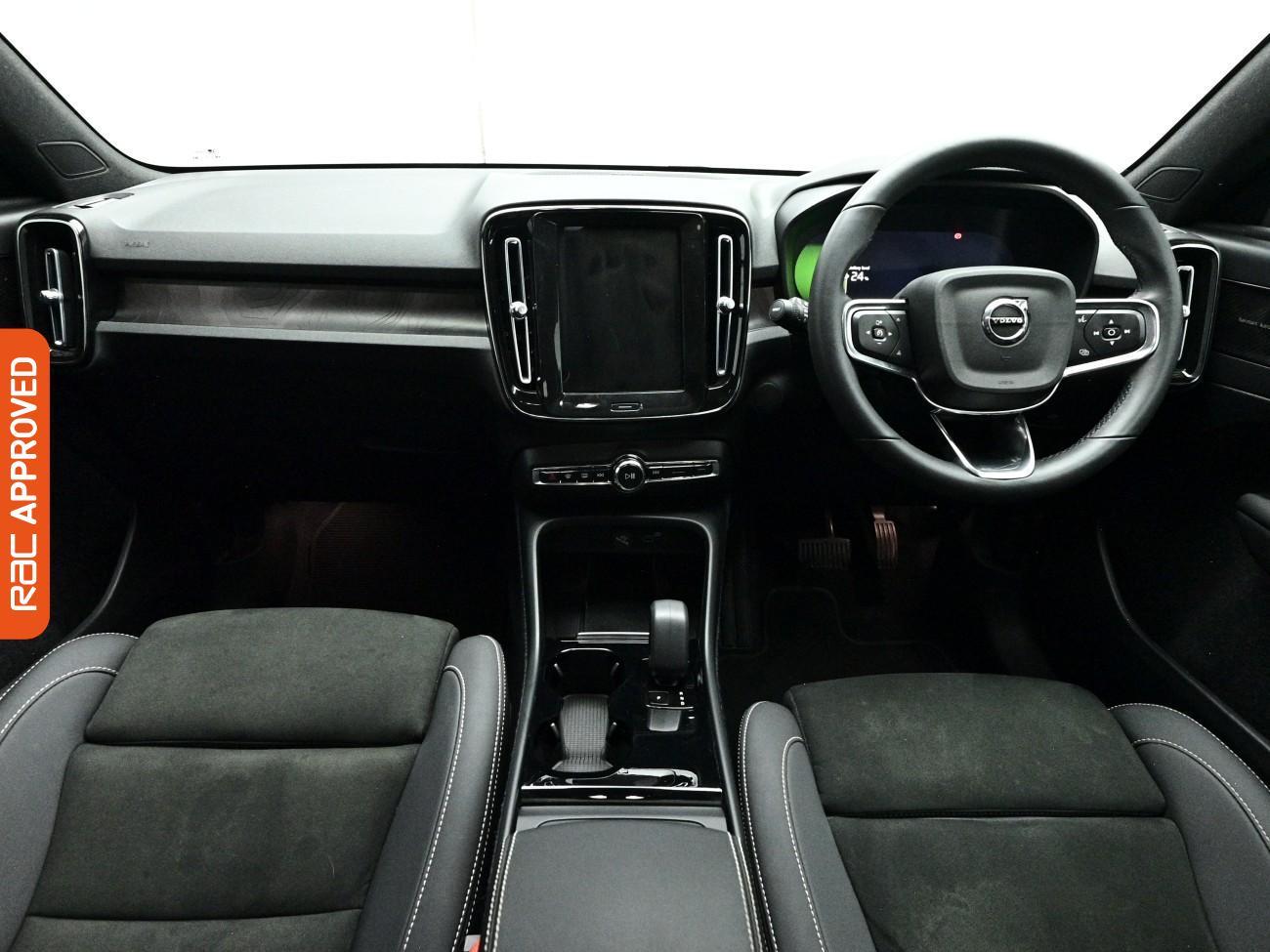 Volvo C40 view 2
