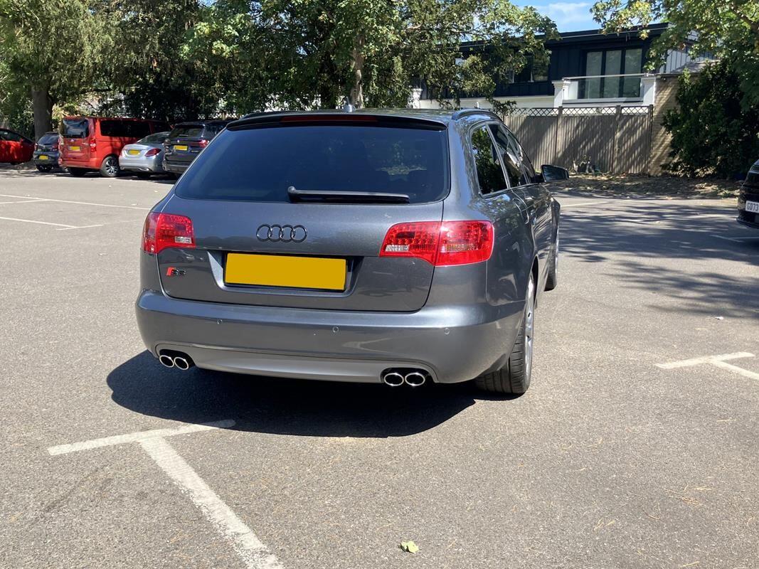 Audi S6 Avant view 29