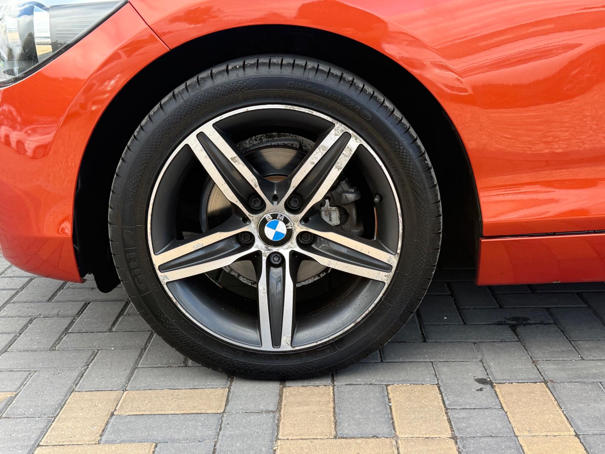 BMW 1 Series view 14