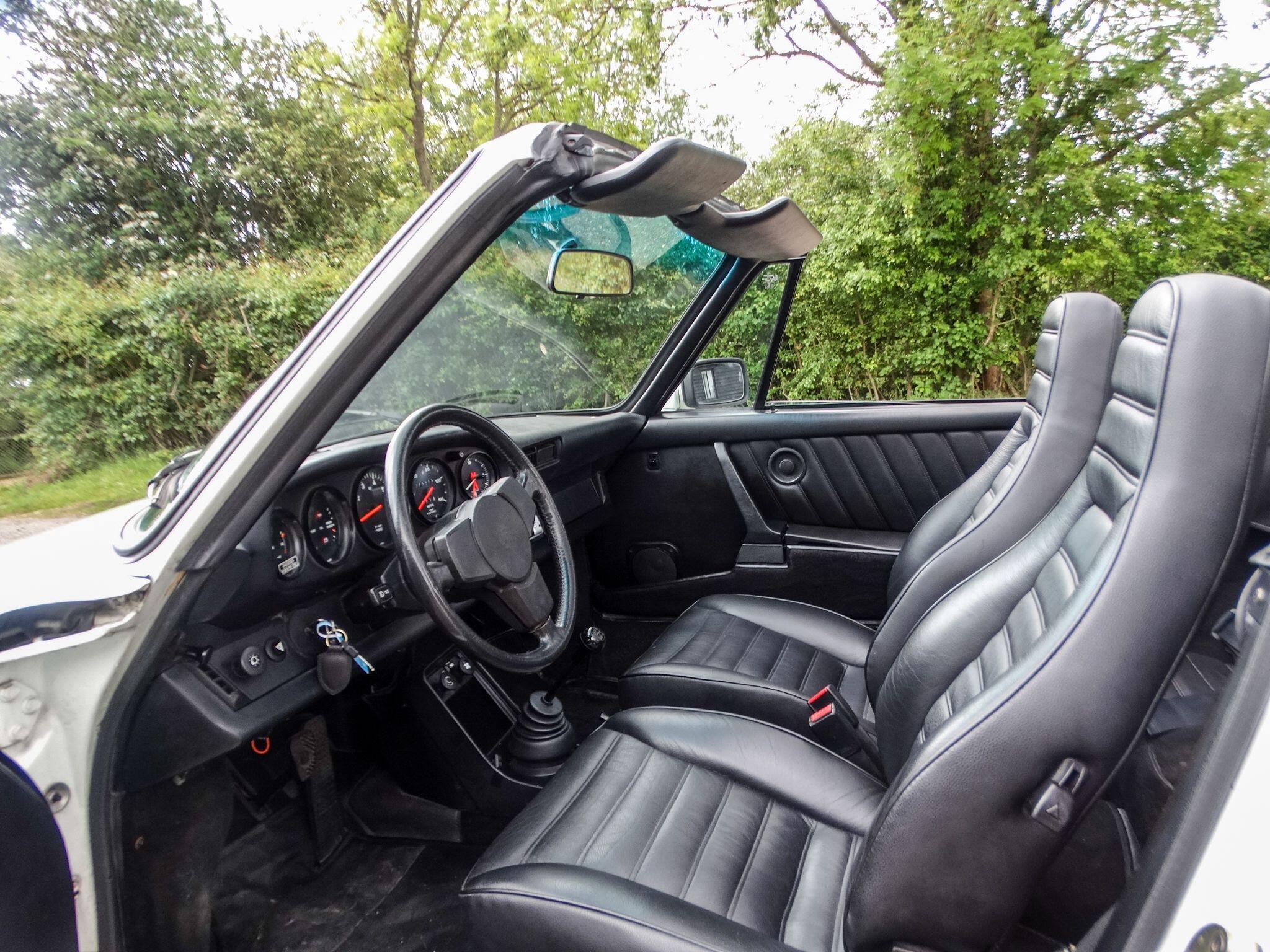 Porsche 911 view 3
