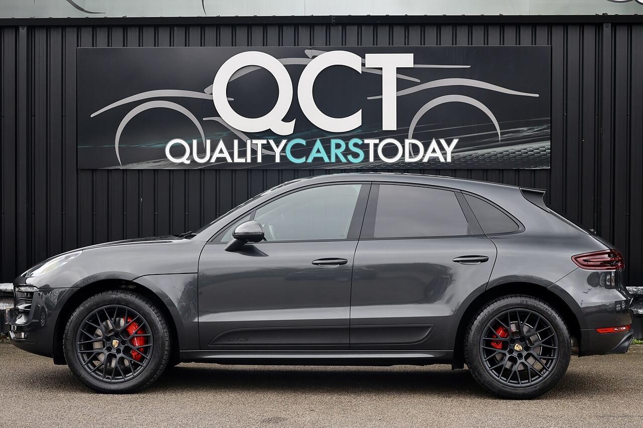 Porsche Macan view 2
