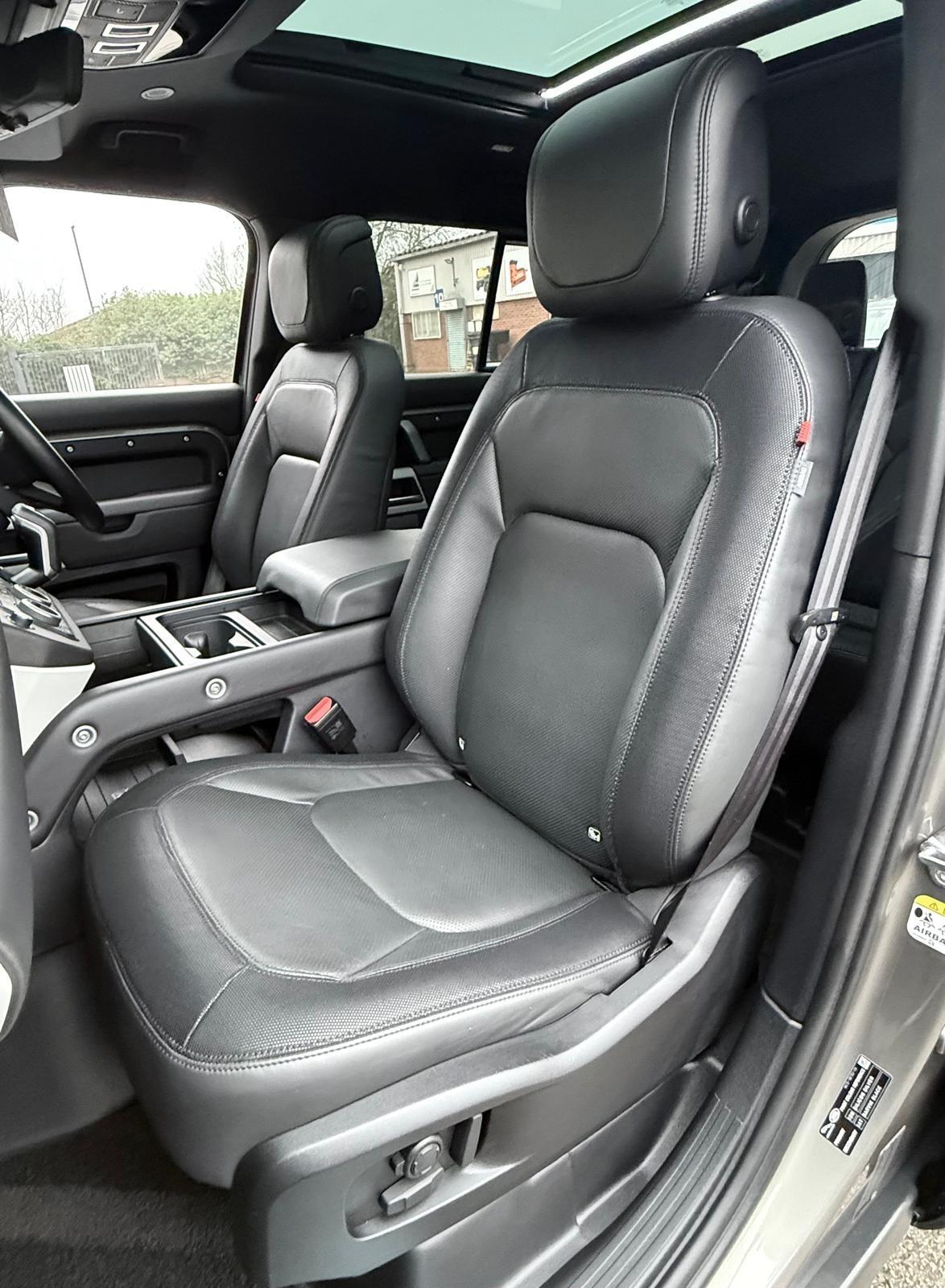 Land Rover Defender view 43