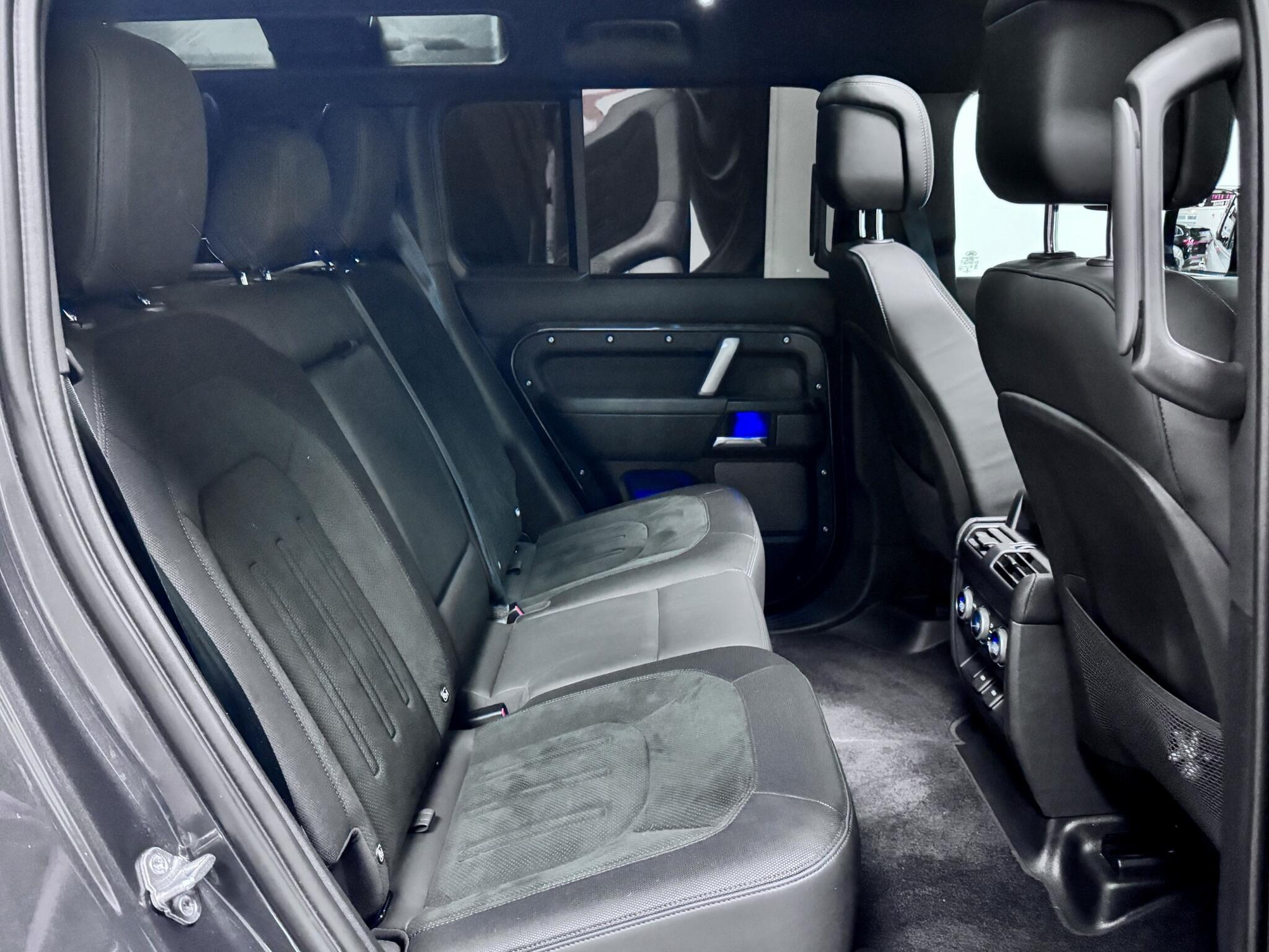Land Rover Defender 110 view 11