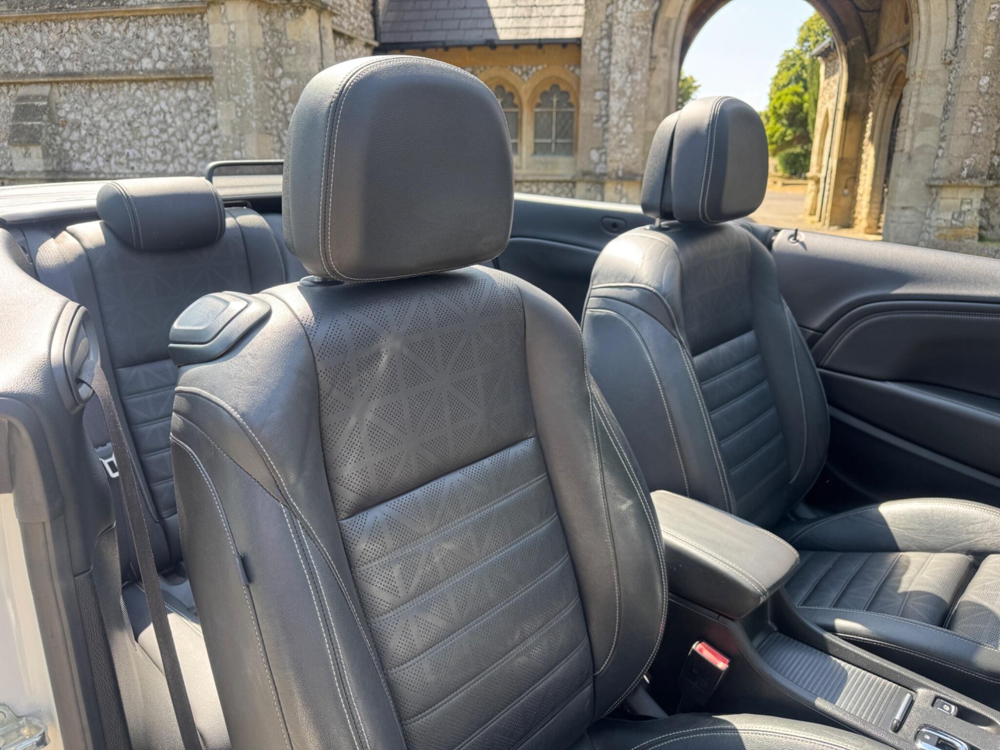 Vauxhall Cascada view 31