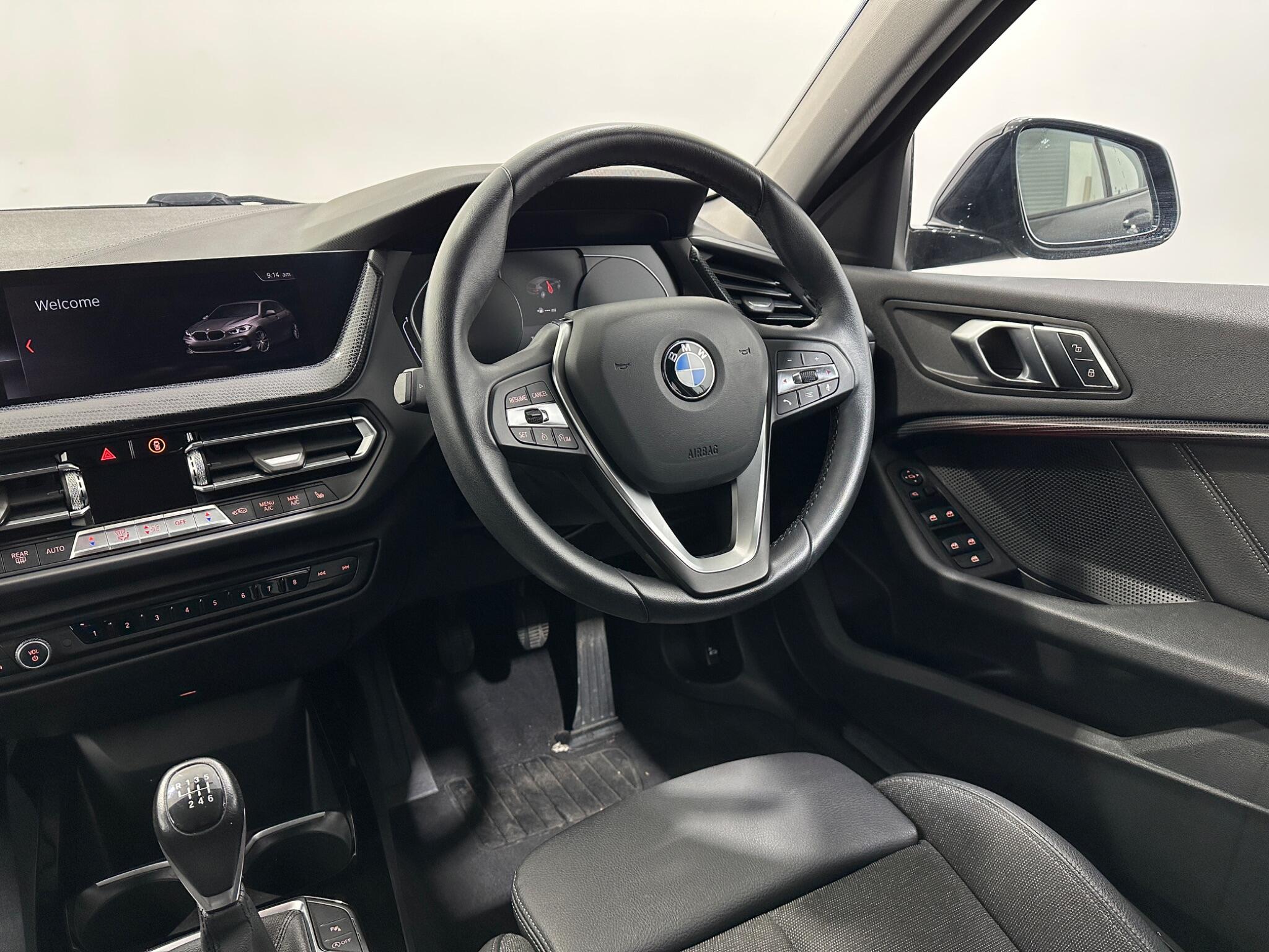 BMW 1 Series view 12