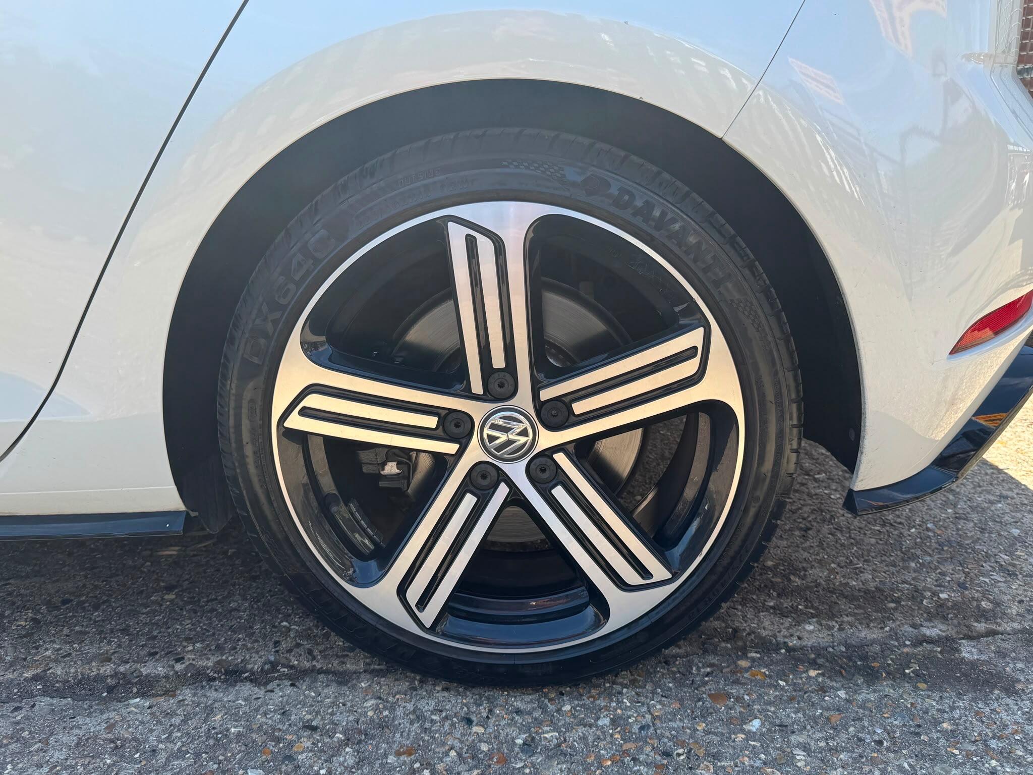 Volkswagen Golf view 35