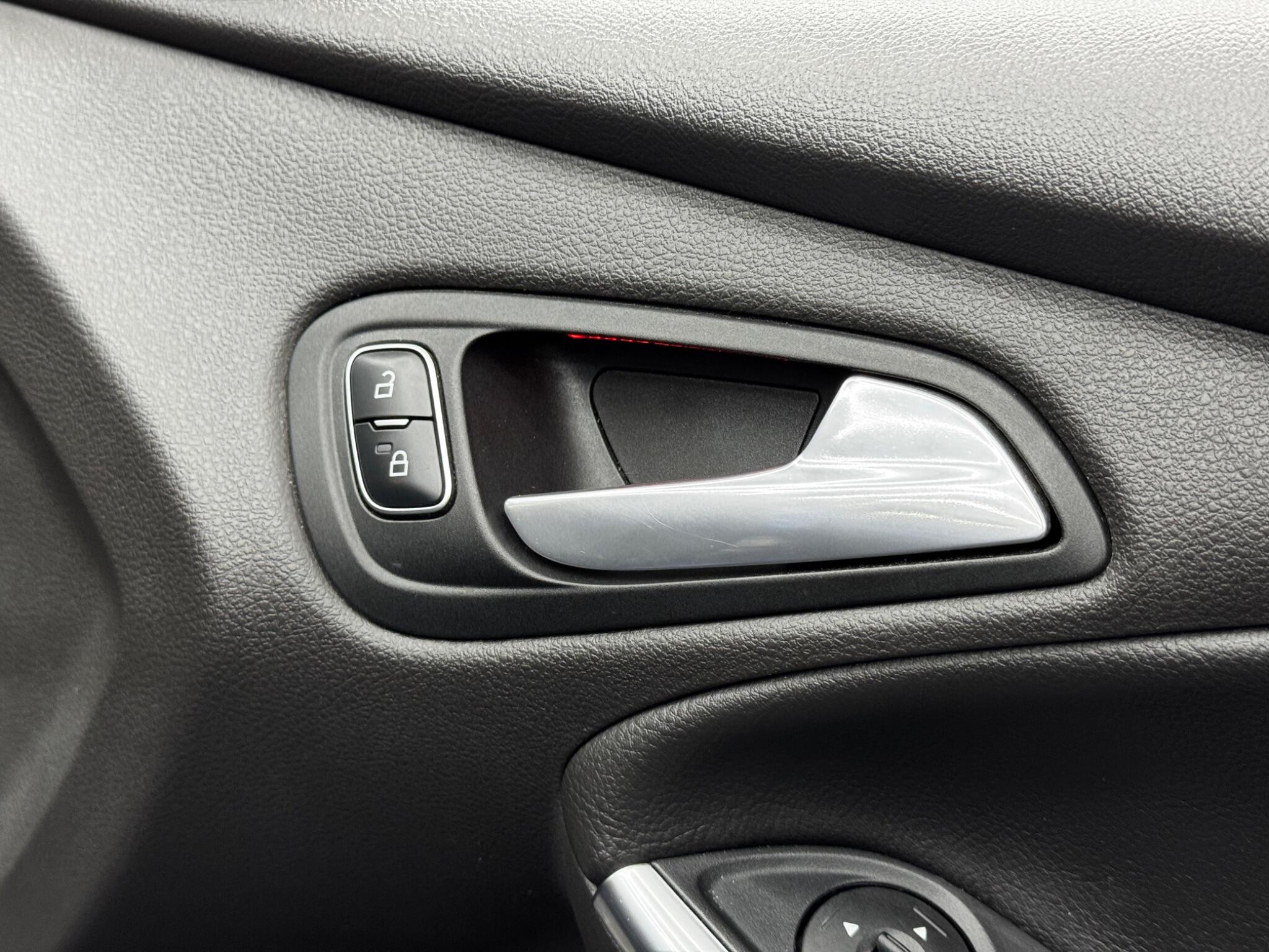 Ford Focus view 38