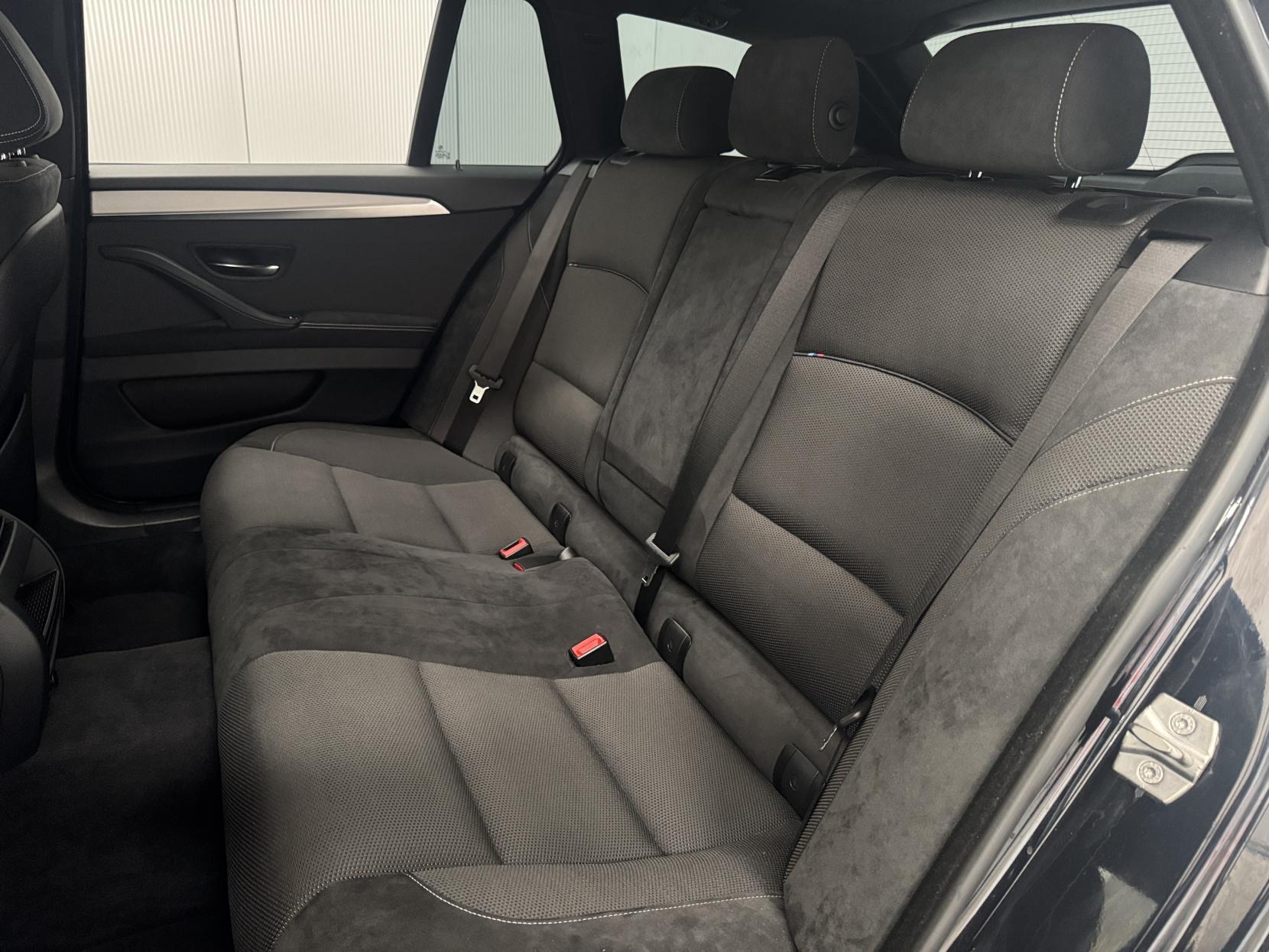 BMW 5 Series view 59