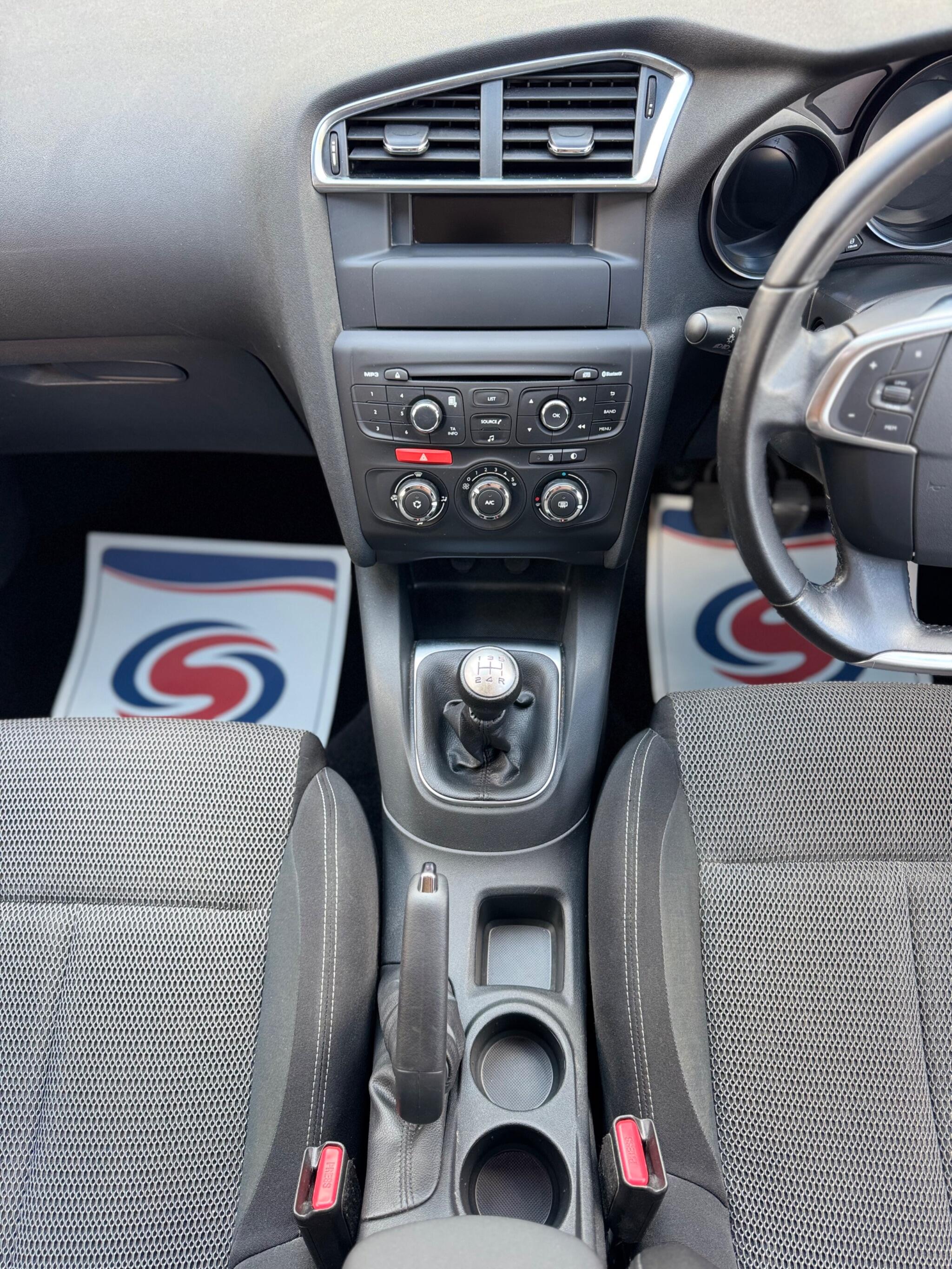 Citroen C4 view 17