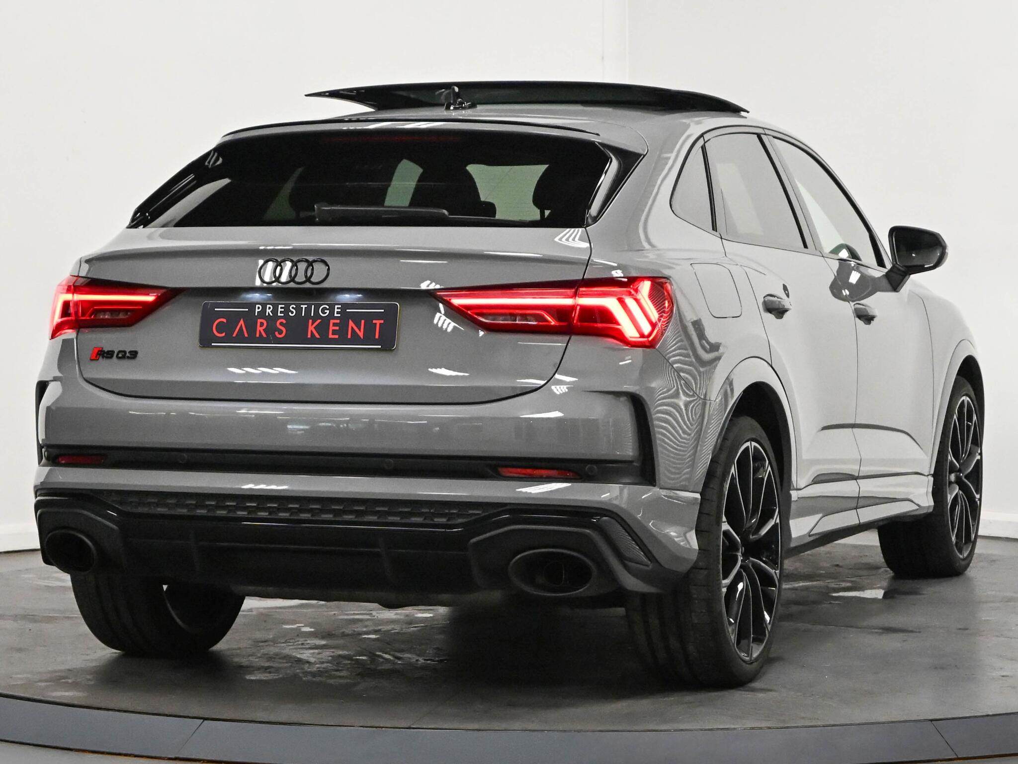 Audi RS Q3 view 28