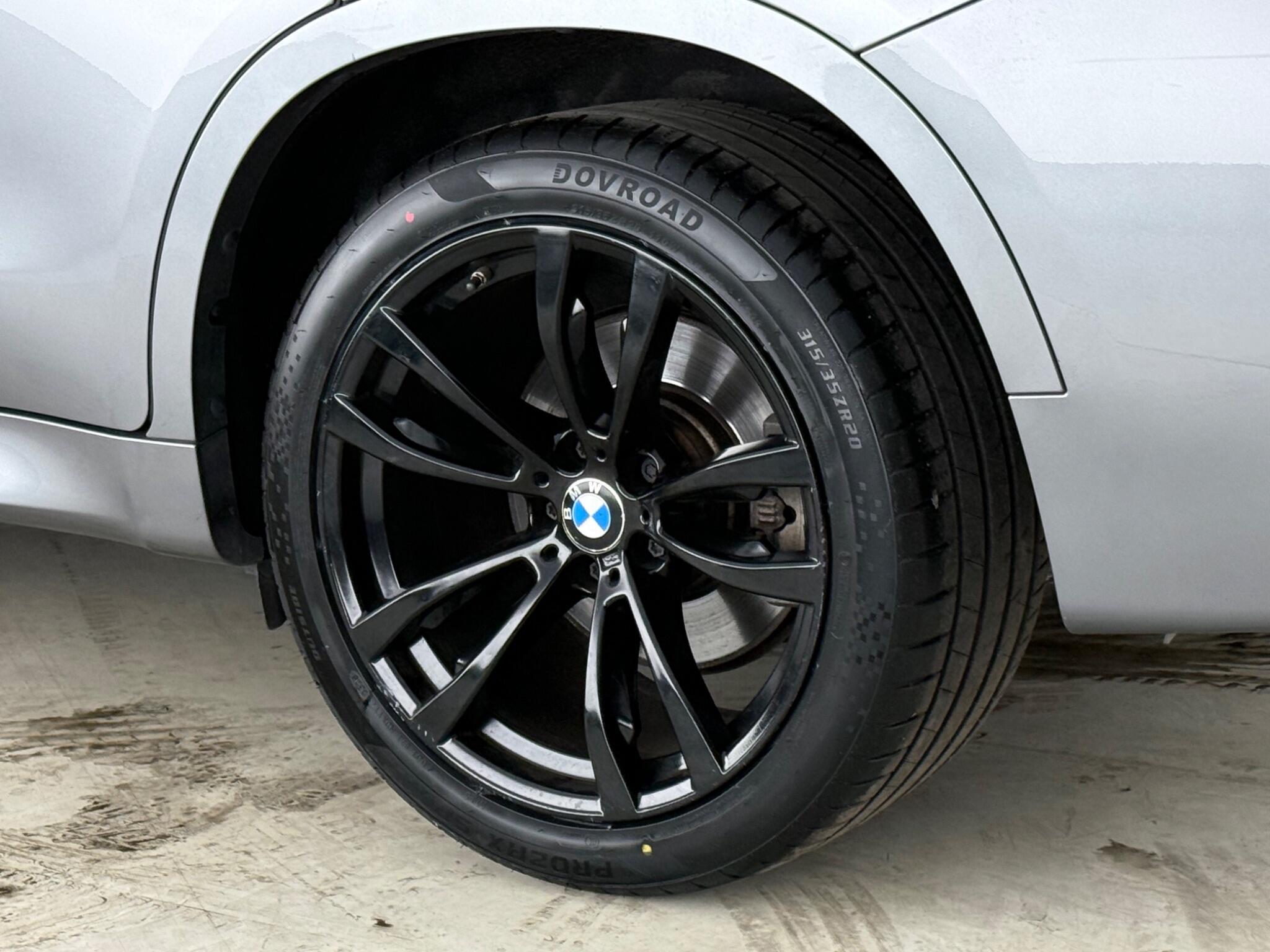 BMW X6 view 9