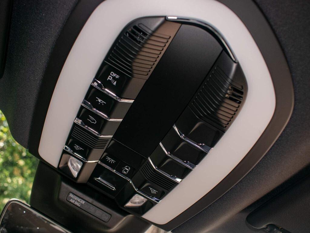 Porsche Macan view 41