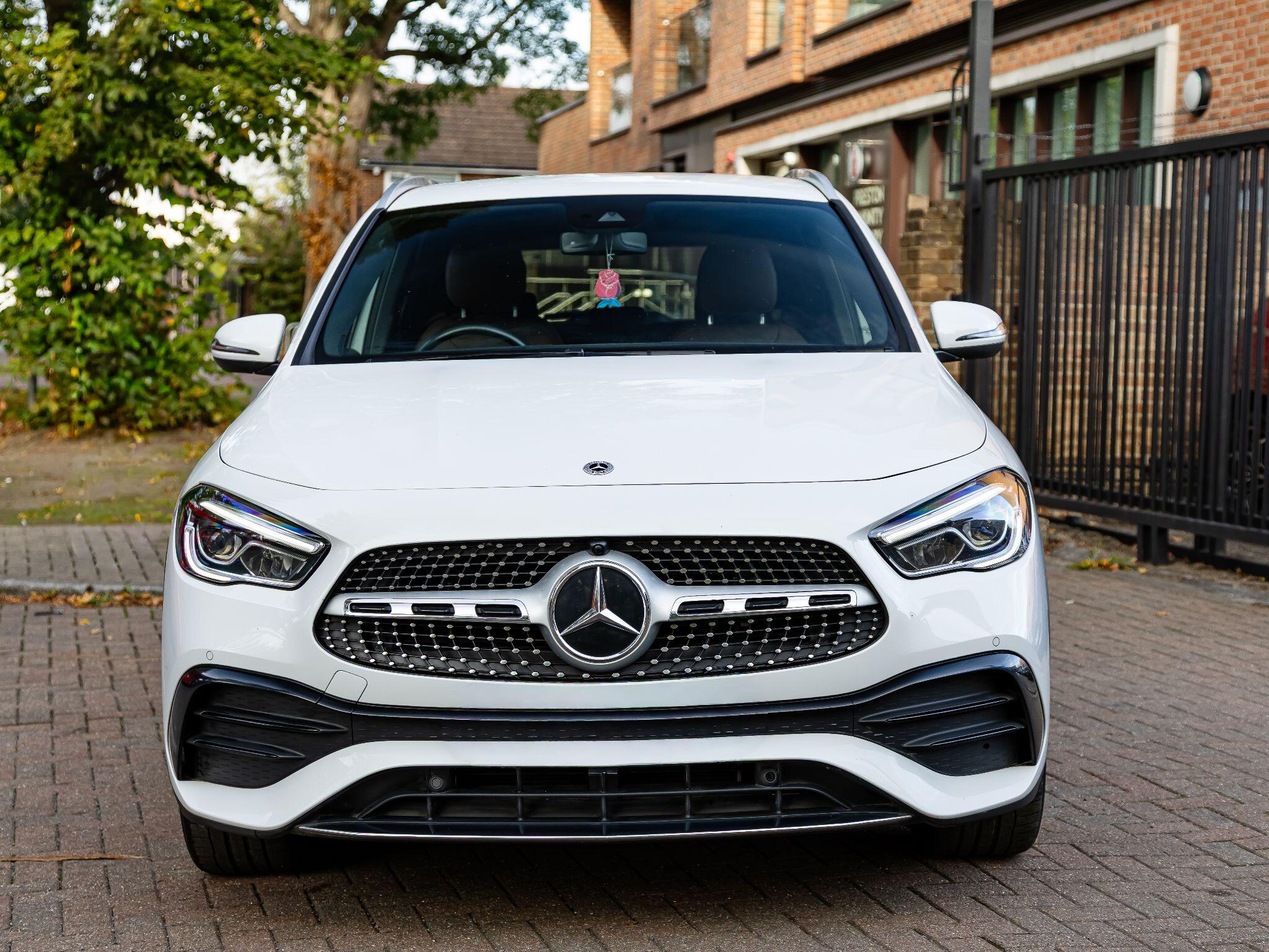 Mercedes-Benz GLA view 2