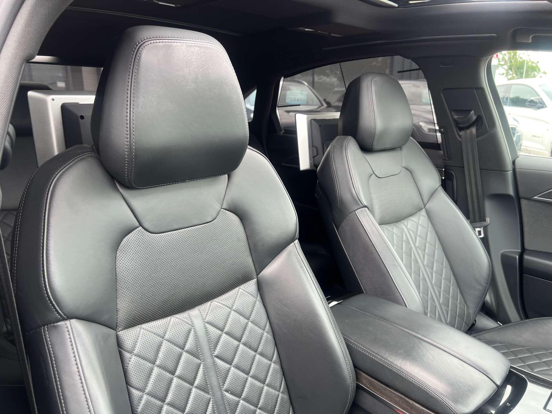 Audi A8 view 17