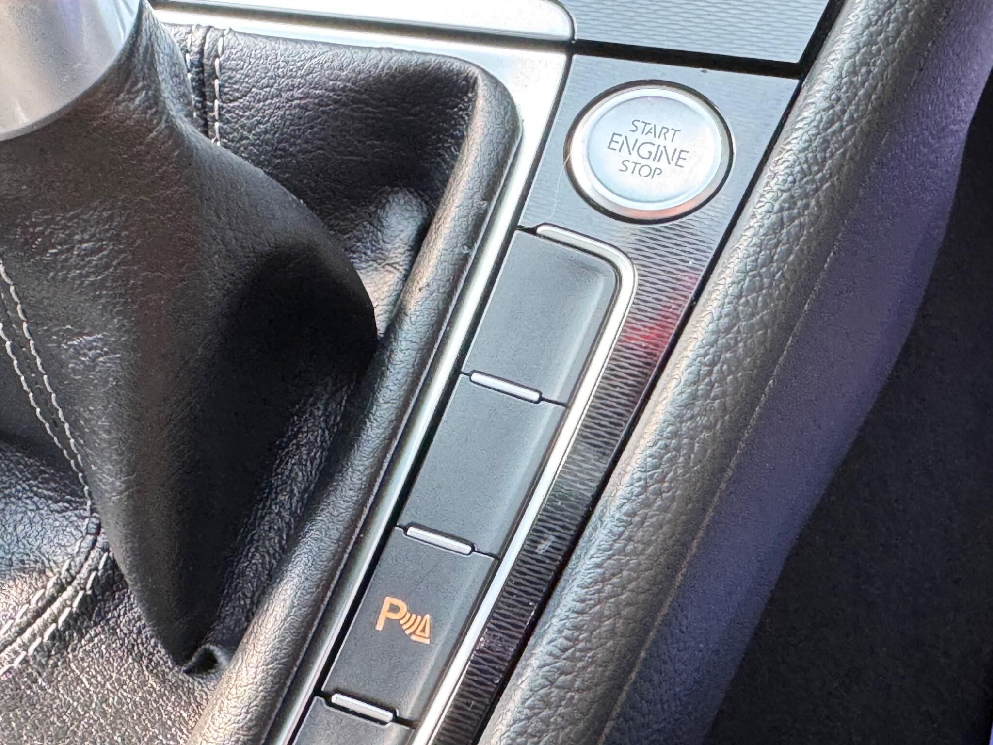 Volkswagen Golf view 20