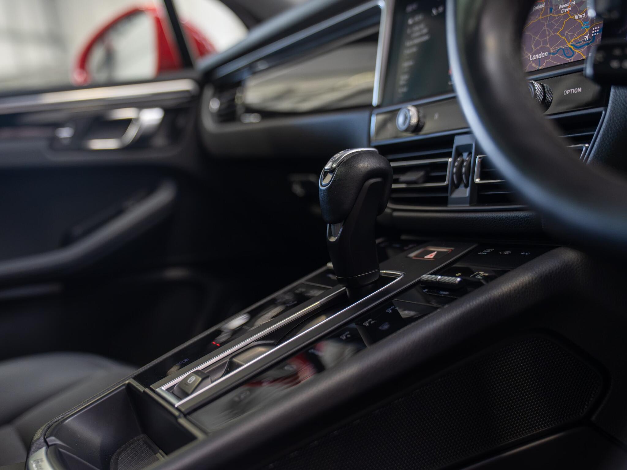 Porsche Macan view 6