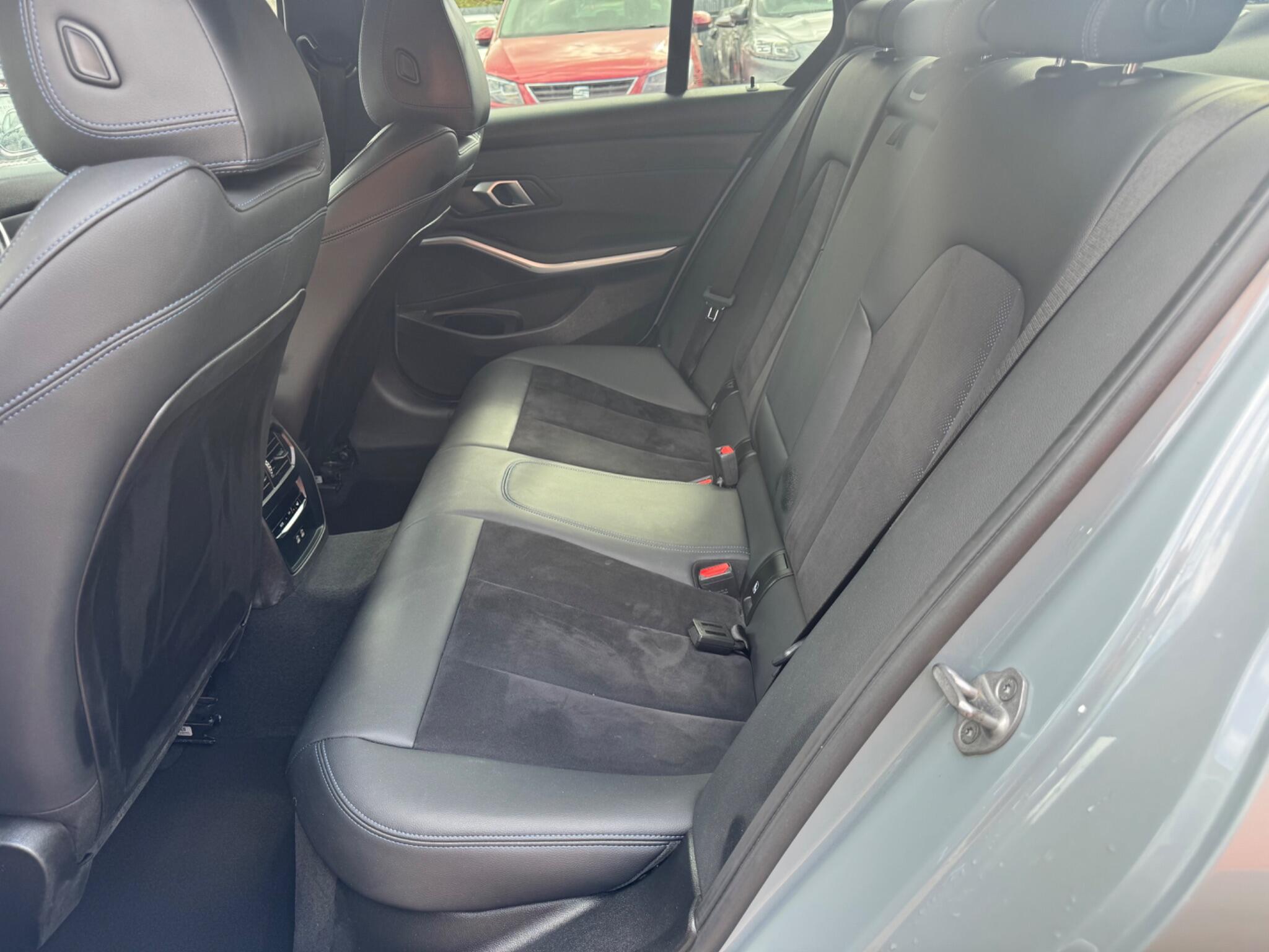 BMW 3 Series view 12