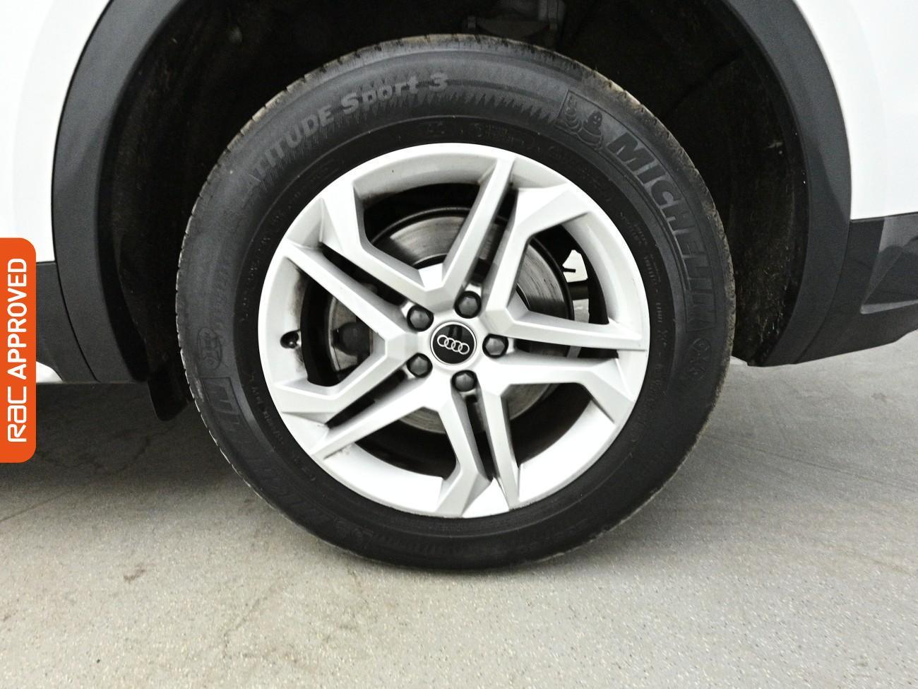 Audi Q5 view 15