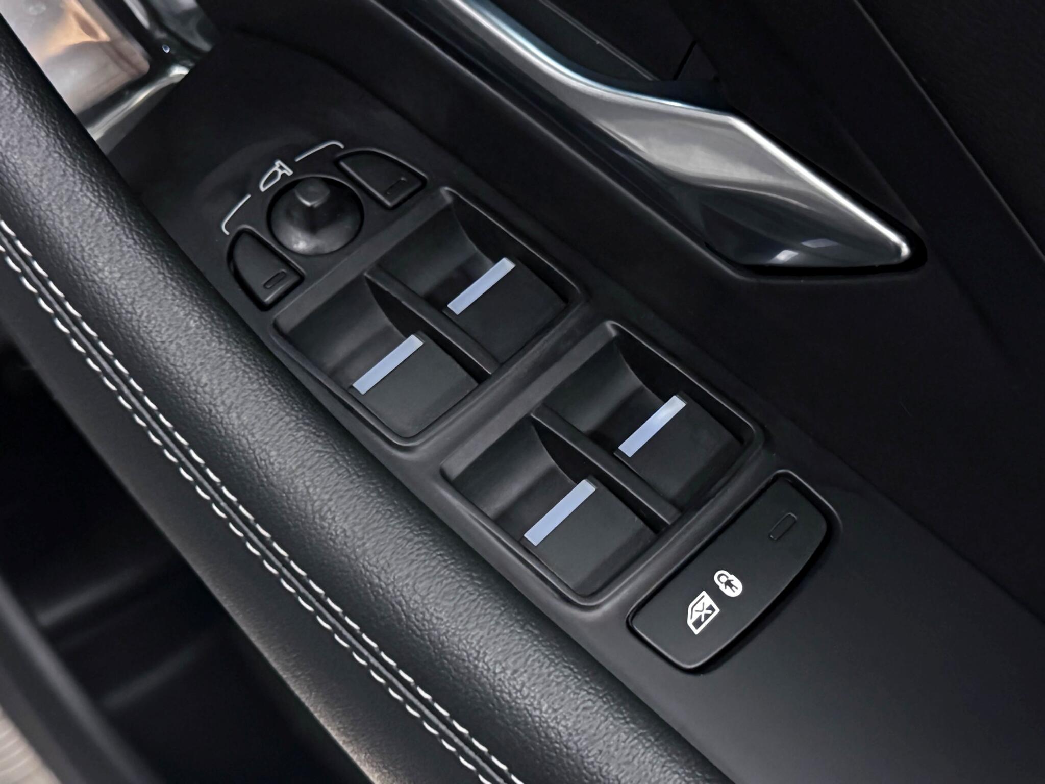 Jaguar E-Pace view 27