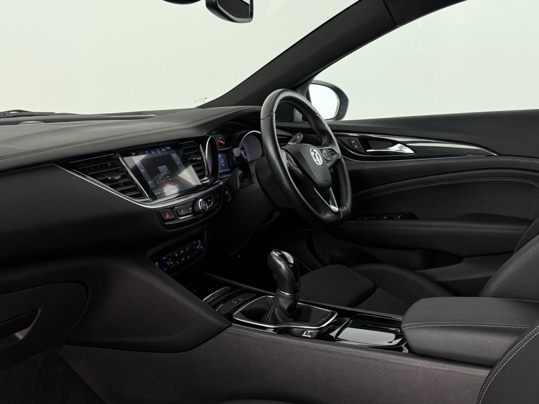 Vauxhall Insignia view 12