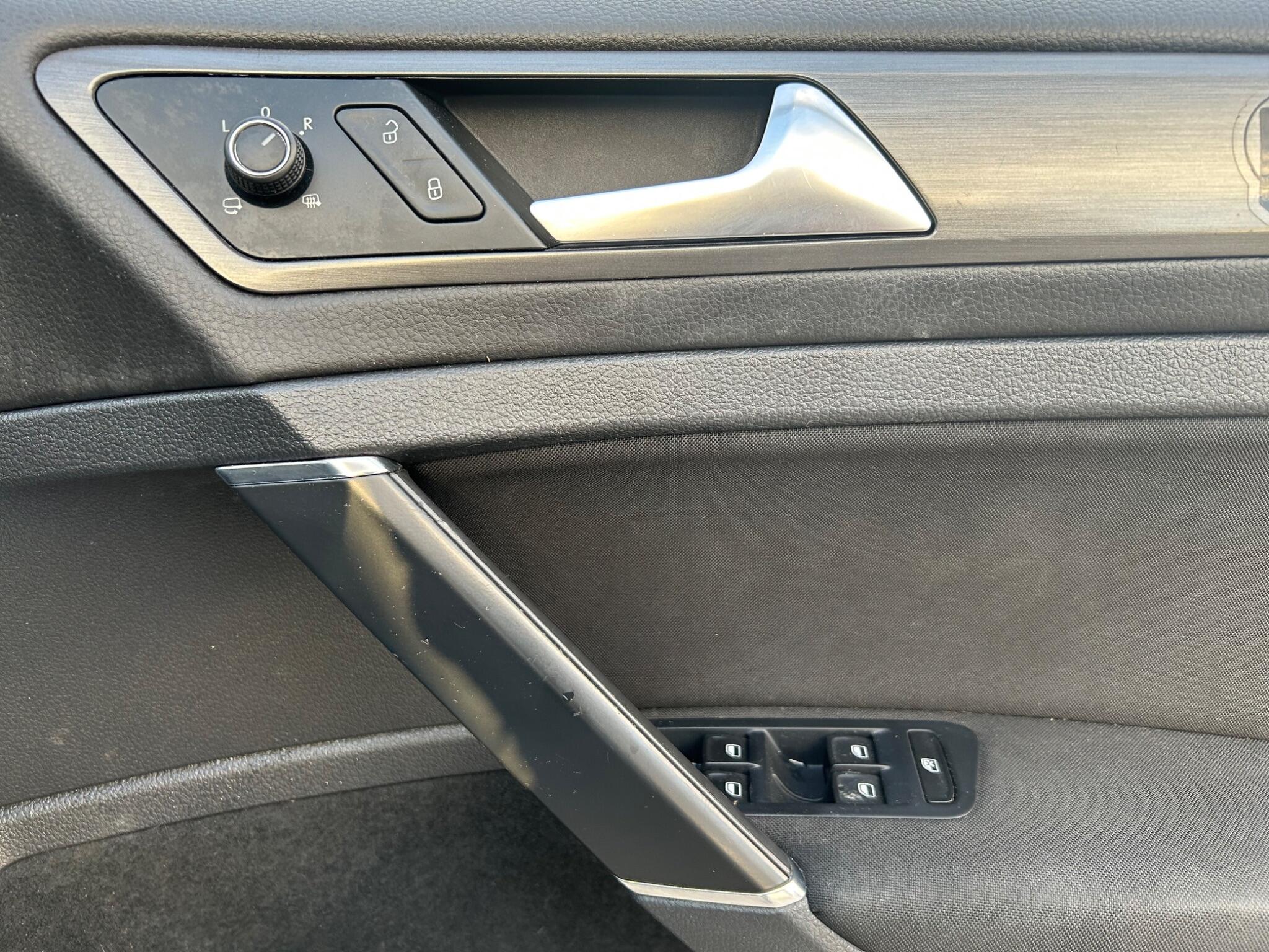Volkswagen Golf view 33