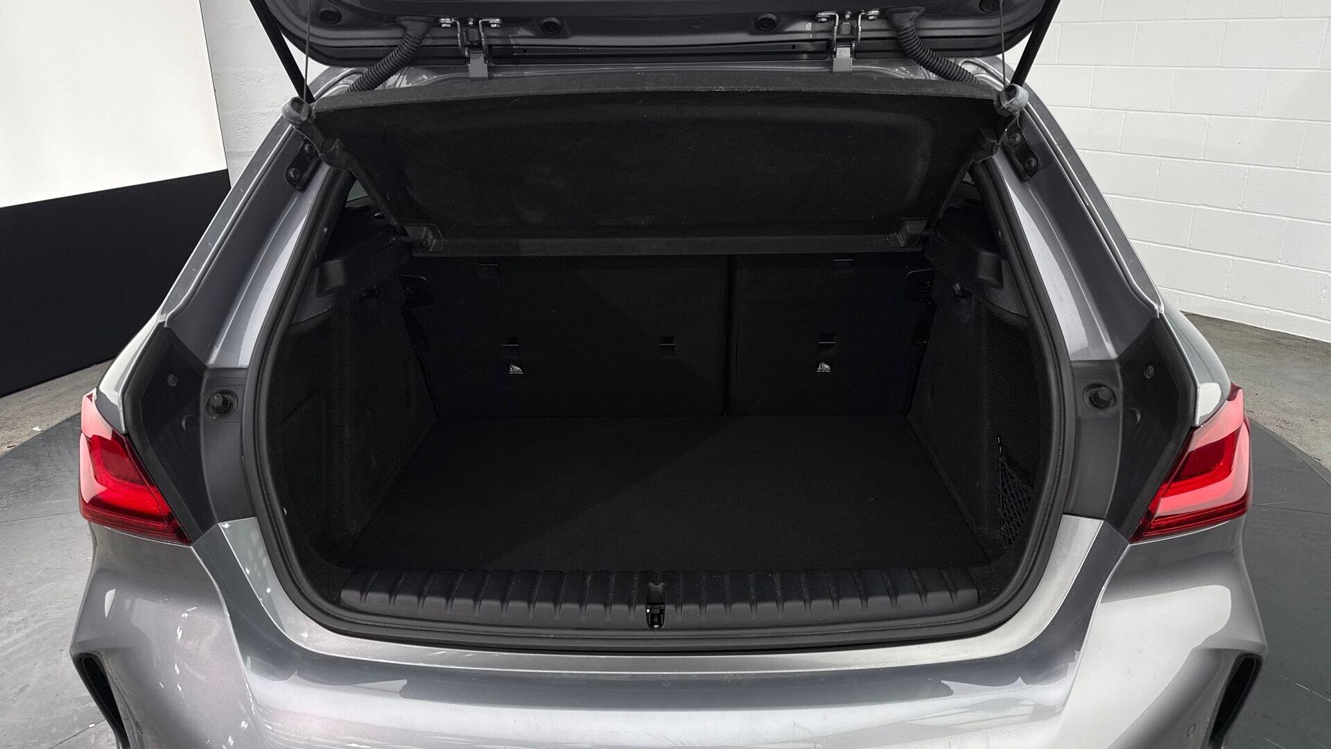 BMW 1 Series view 13