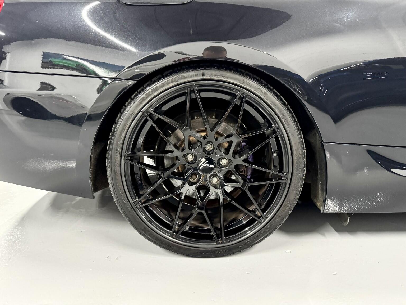 BMW 3 Series view 4
