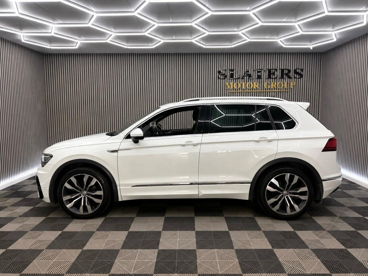 Volkswagen Tiguan view 12