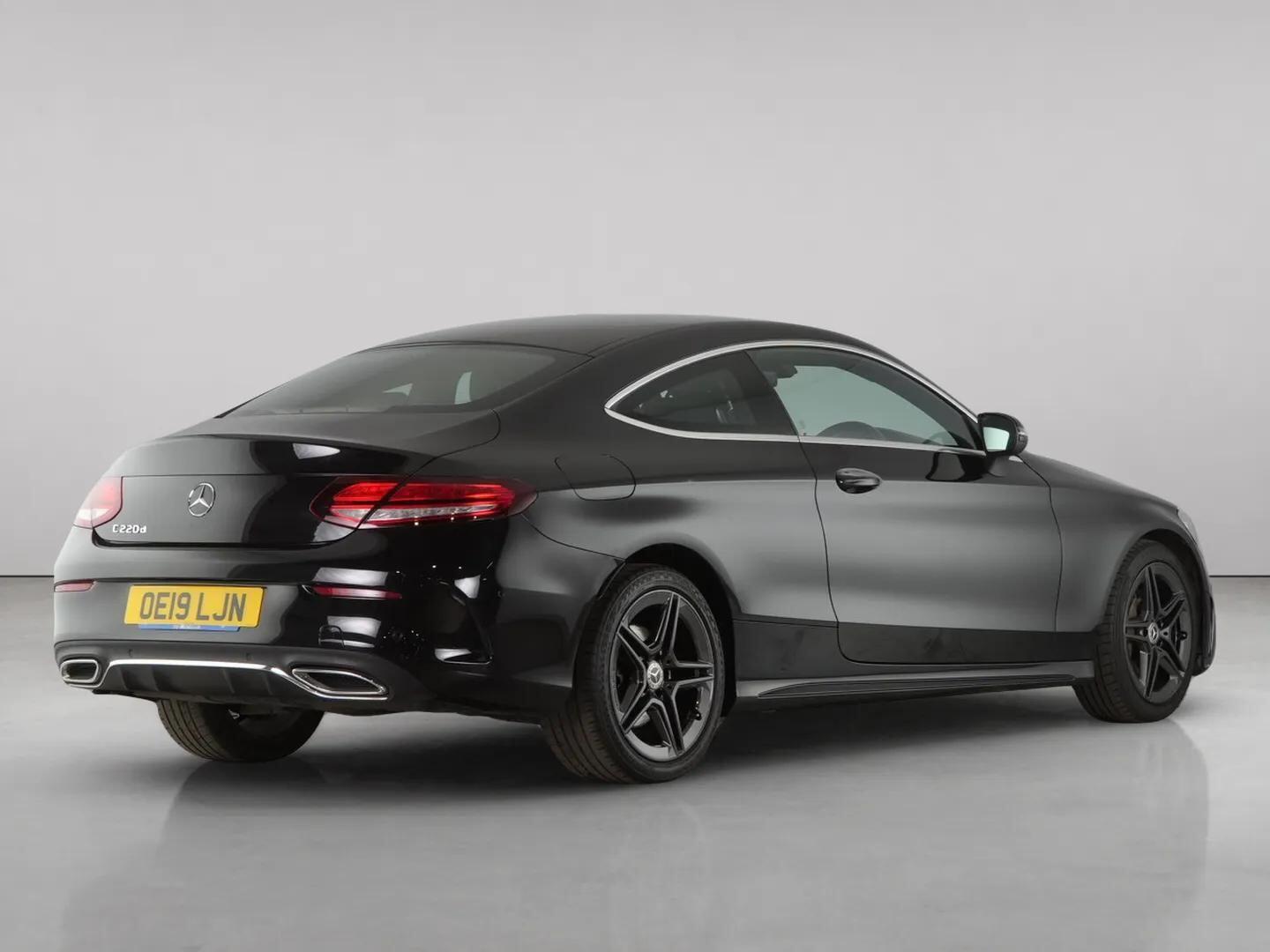 Mercedes-Benz C-Class view 11