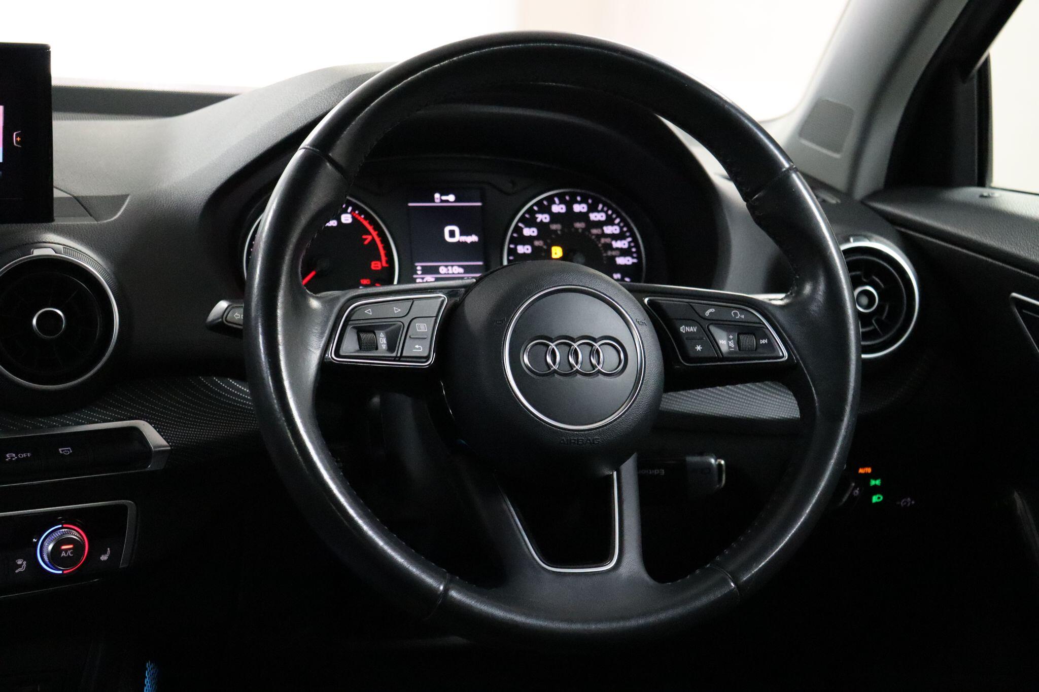Audi Q2 view 44