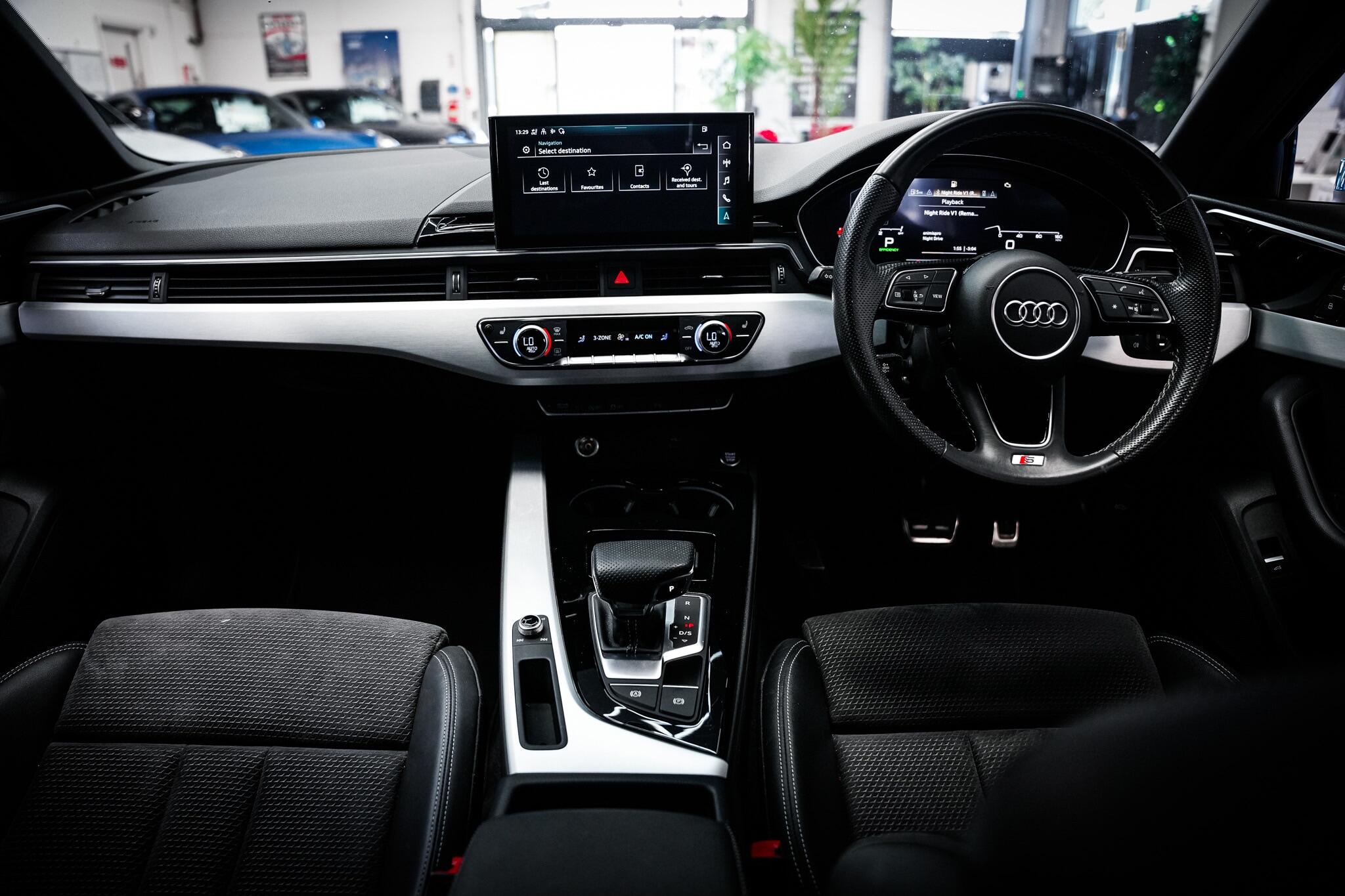 Audi A4 view 21