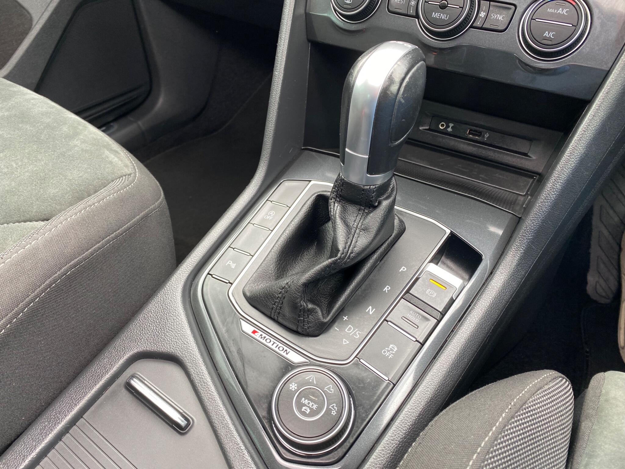 Volkswagen Tiguan view 29