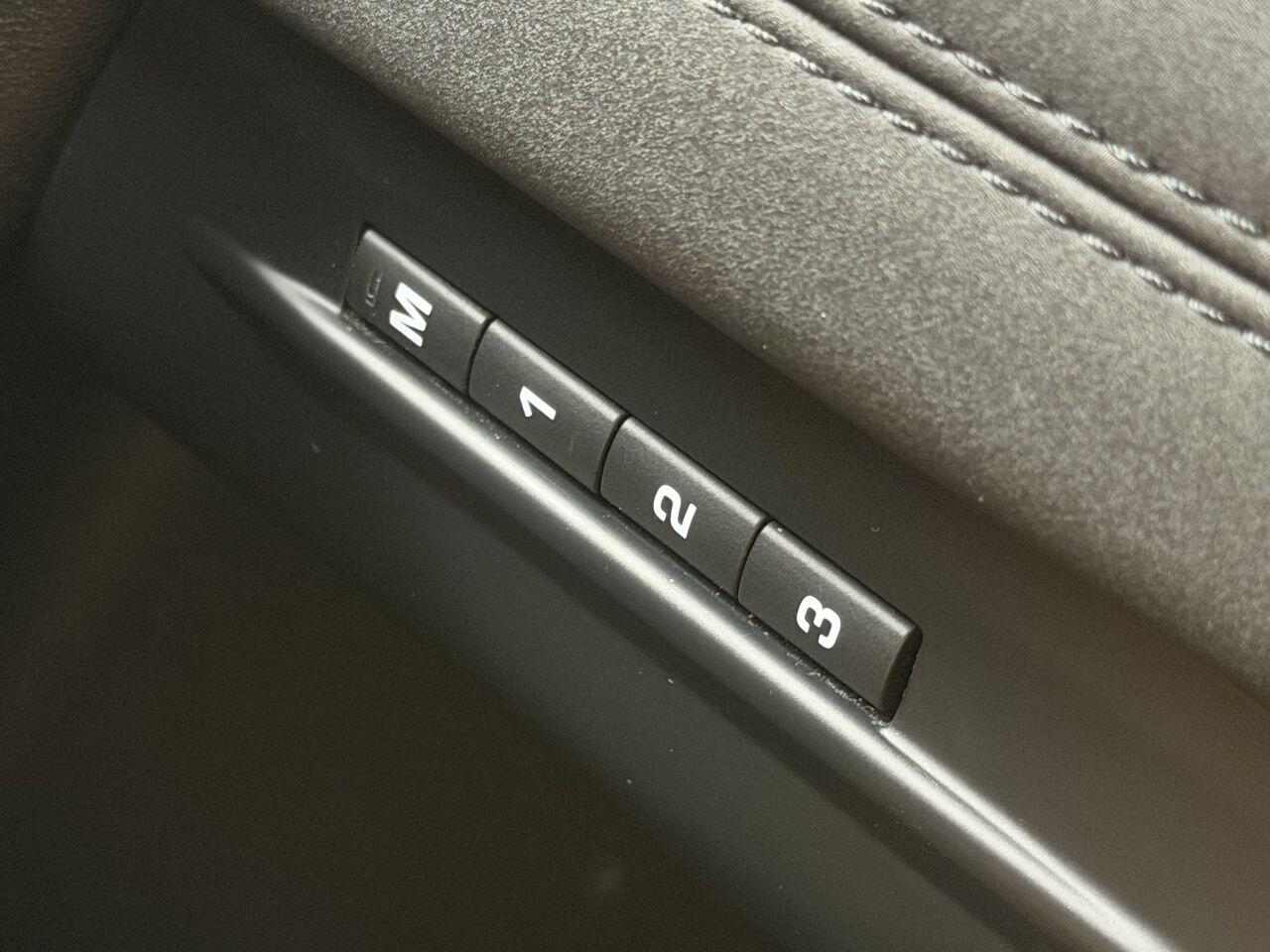 Land Rover Range Rover Evoque view 37